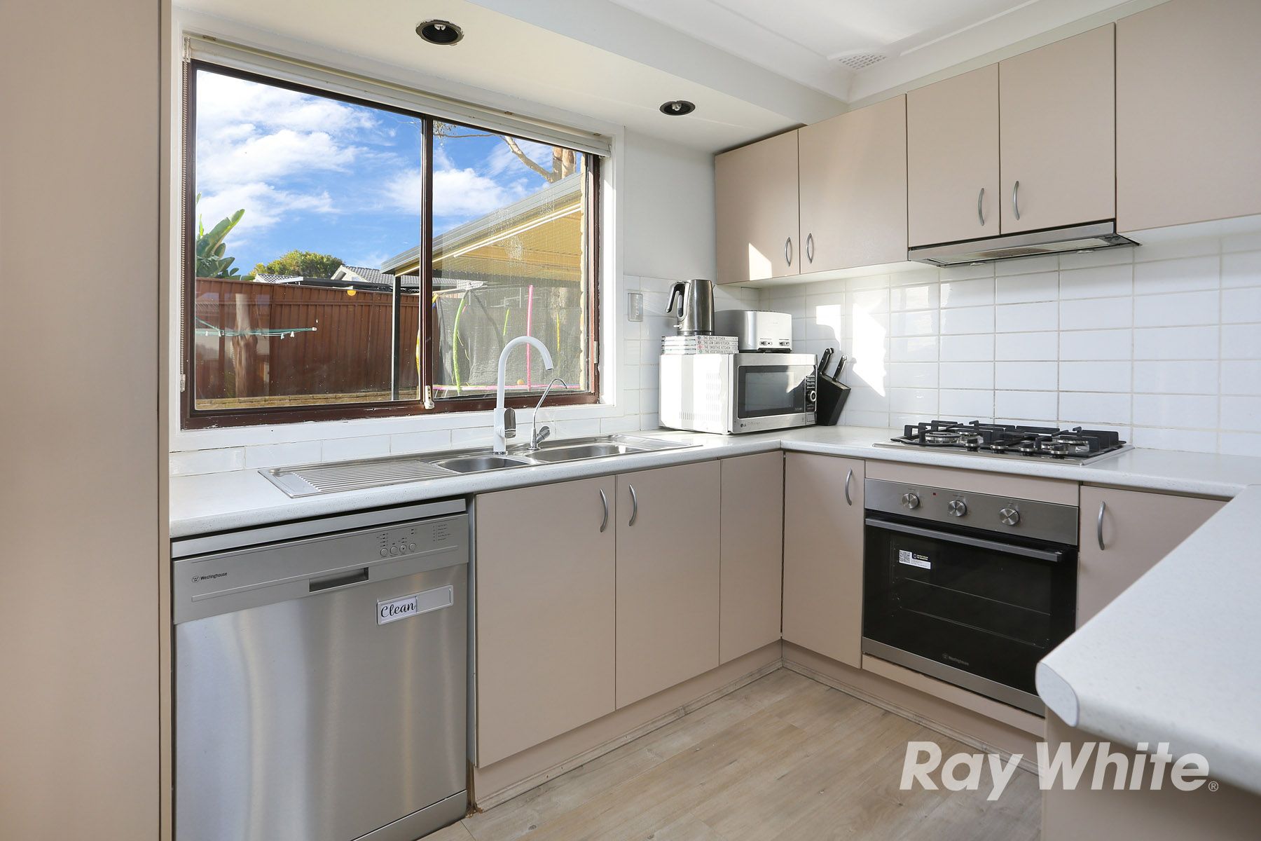 17 Coonawarra Drive, St Clair, NSW 2759
