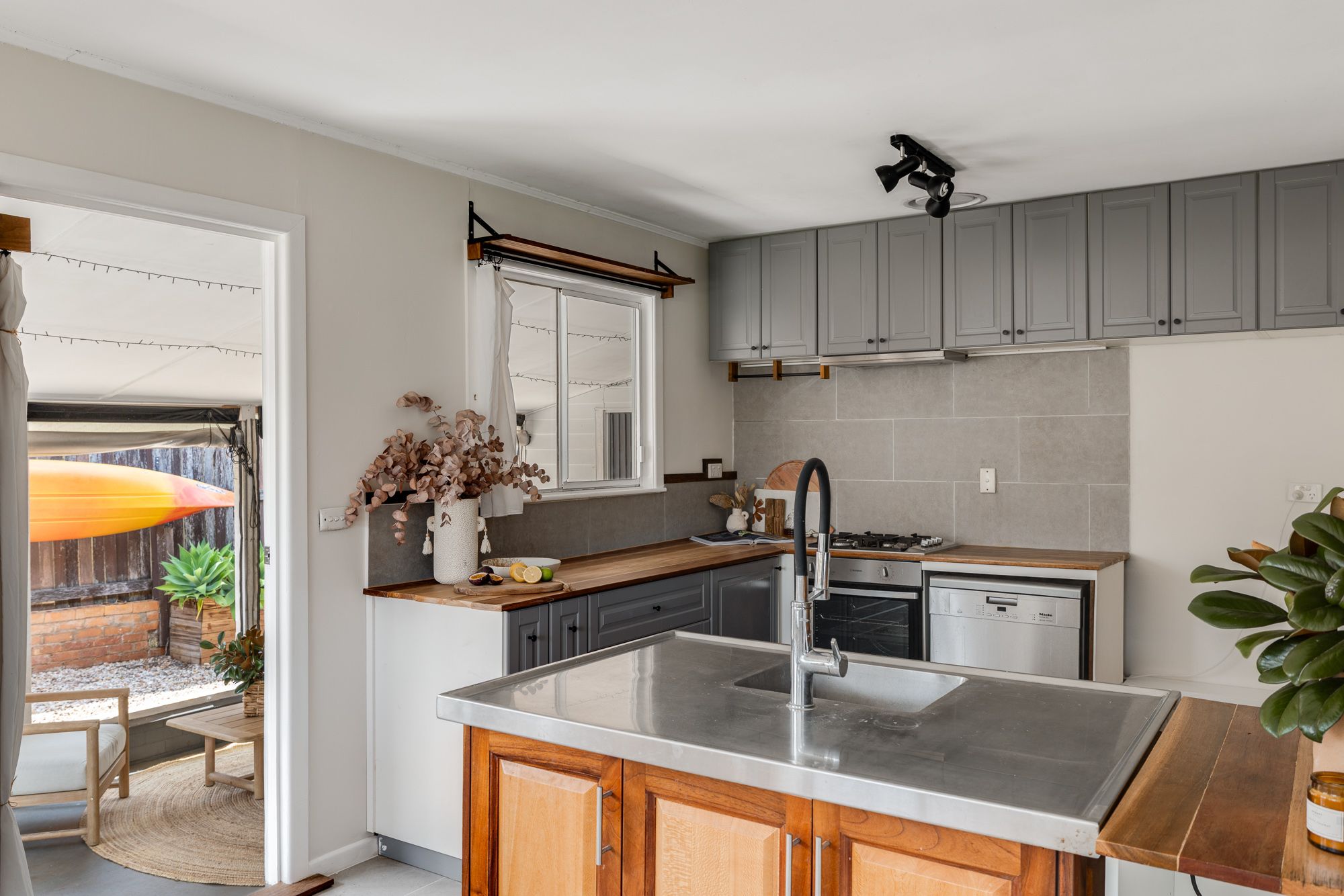 80 Crown Street — photo 6 of 20