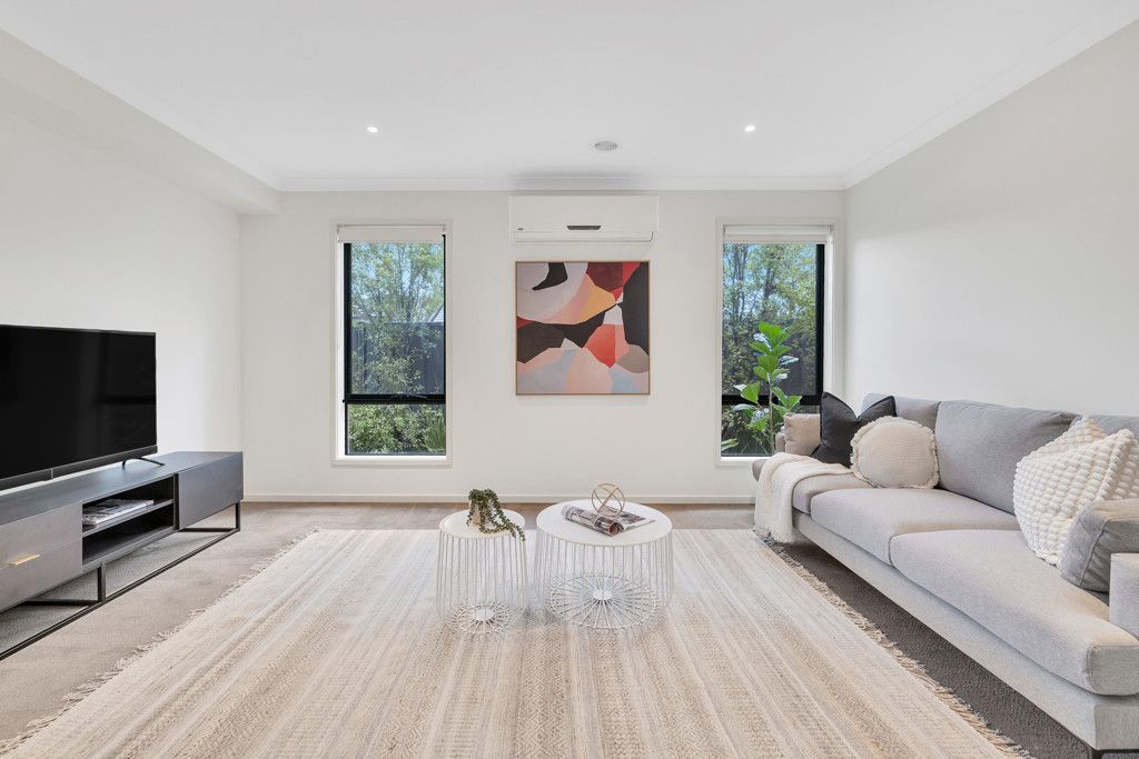 1 Lambertia Crescent, MANOR LAKES, VIC 3024