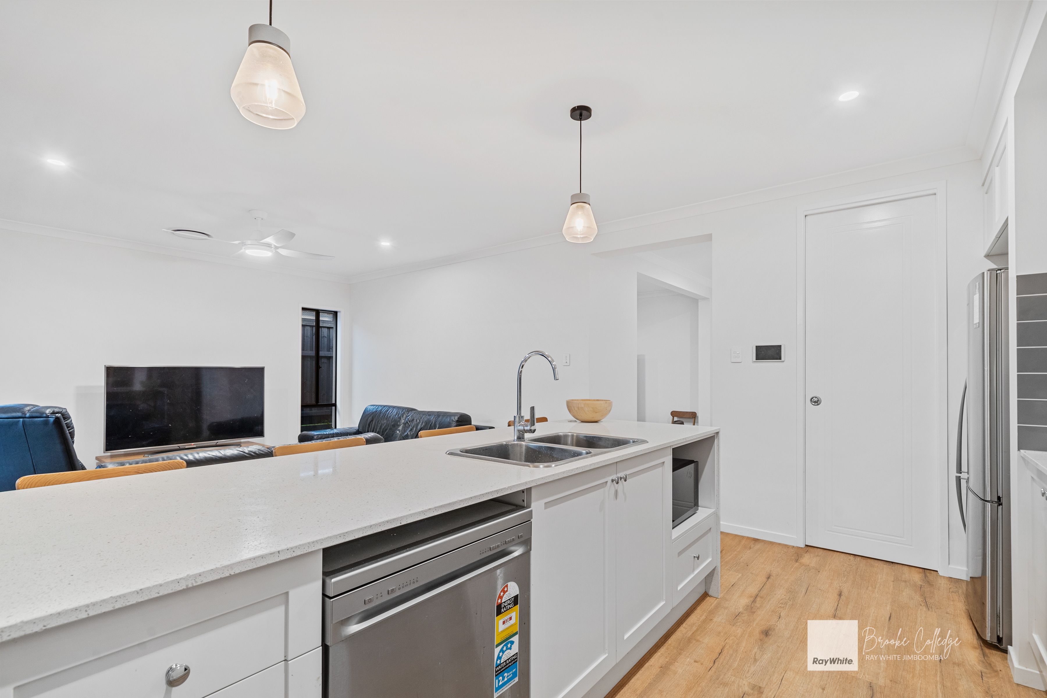 21 Colmar Street — photo 6 of 21