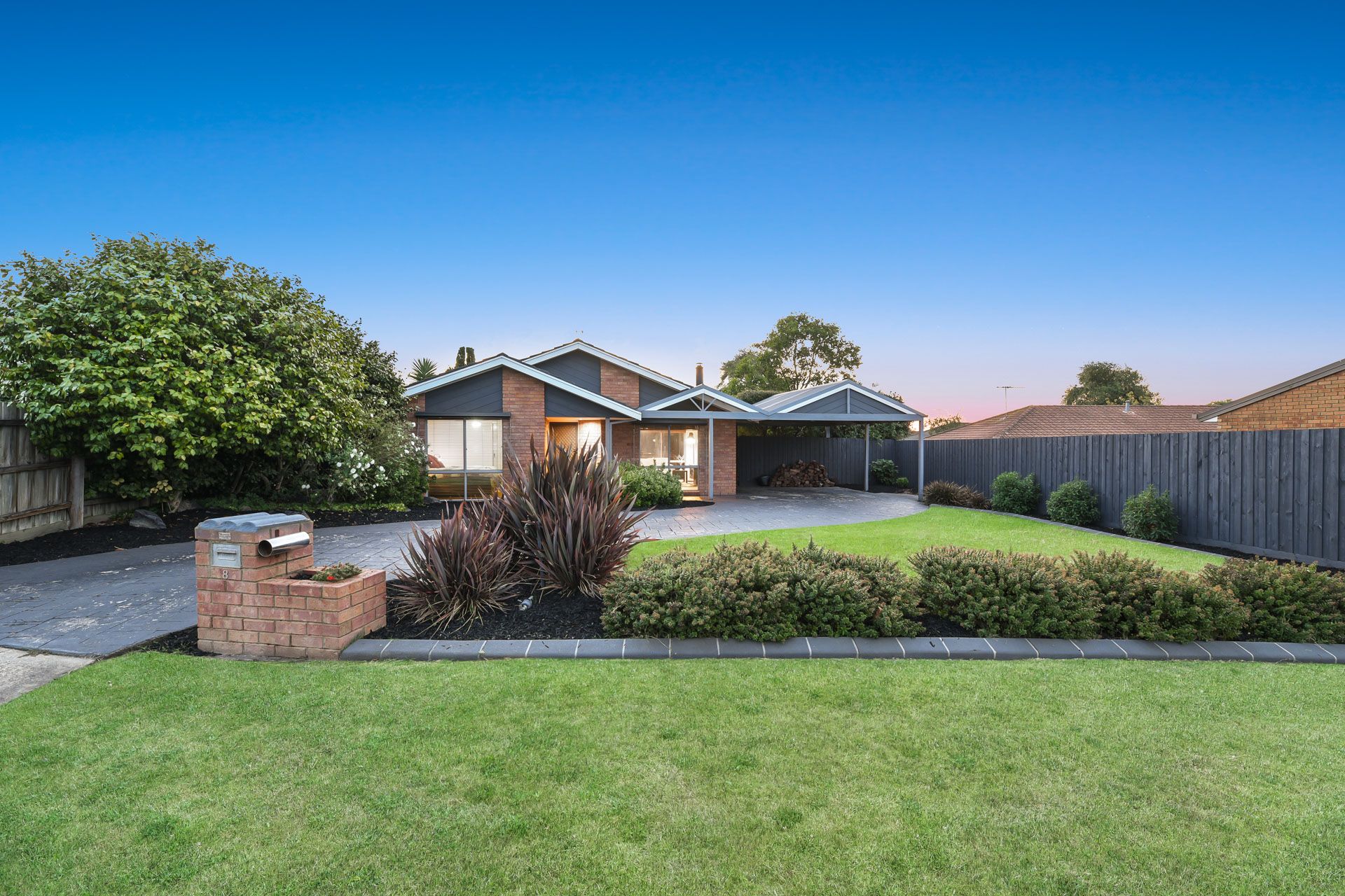 8 Barber Court, Berwick, VIC 3806