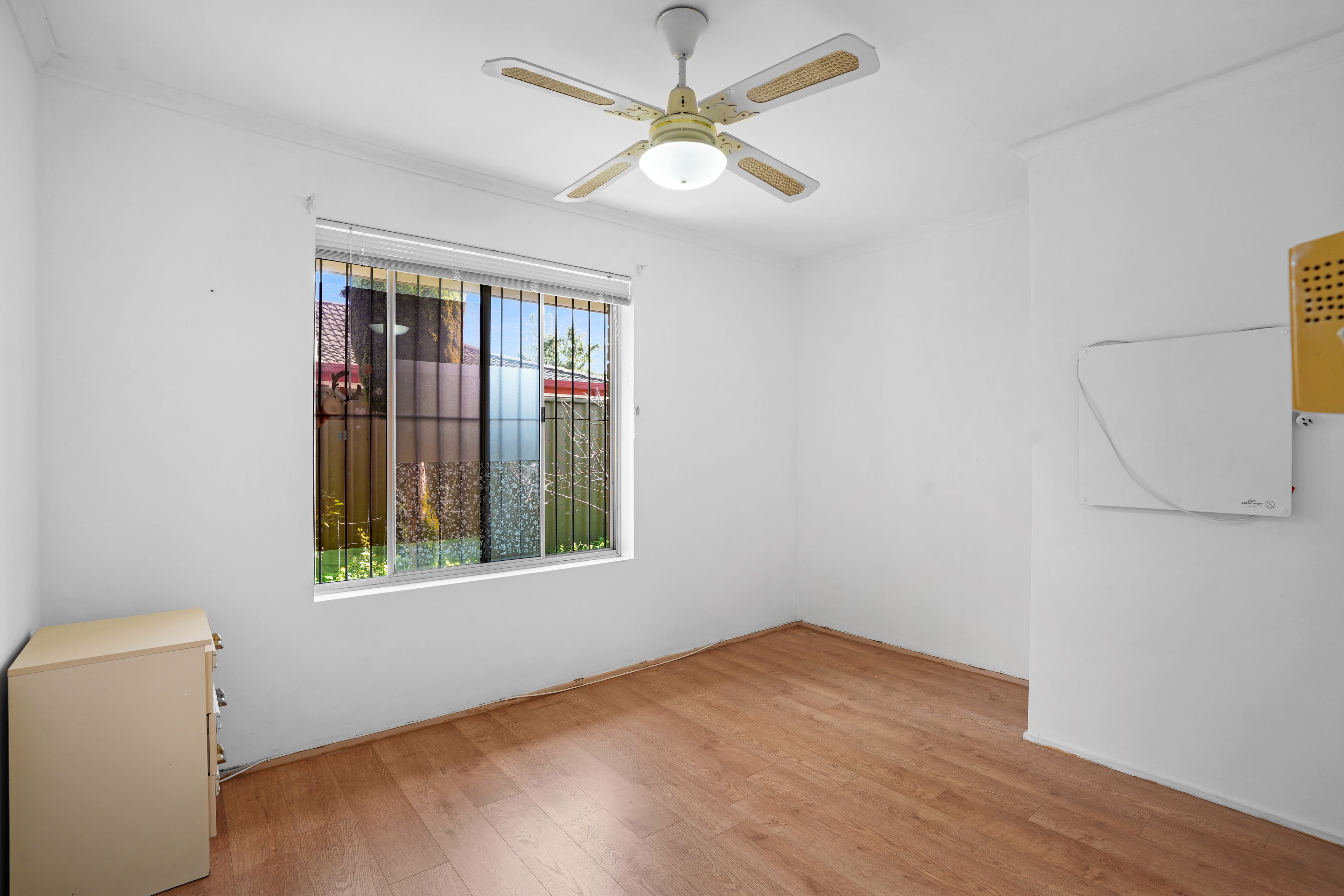 303 Kings Road — photo 7 of 12