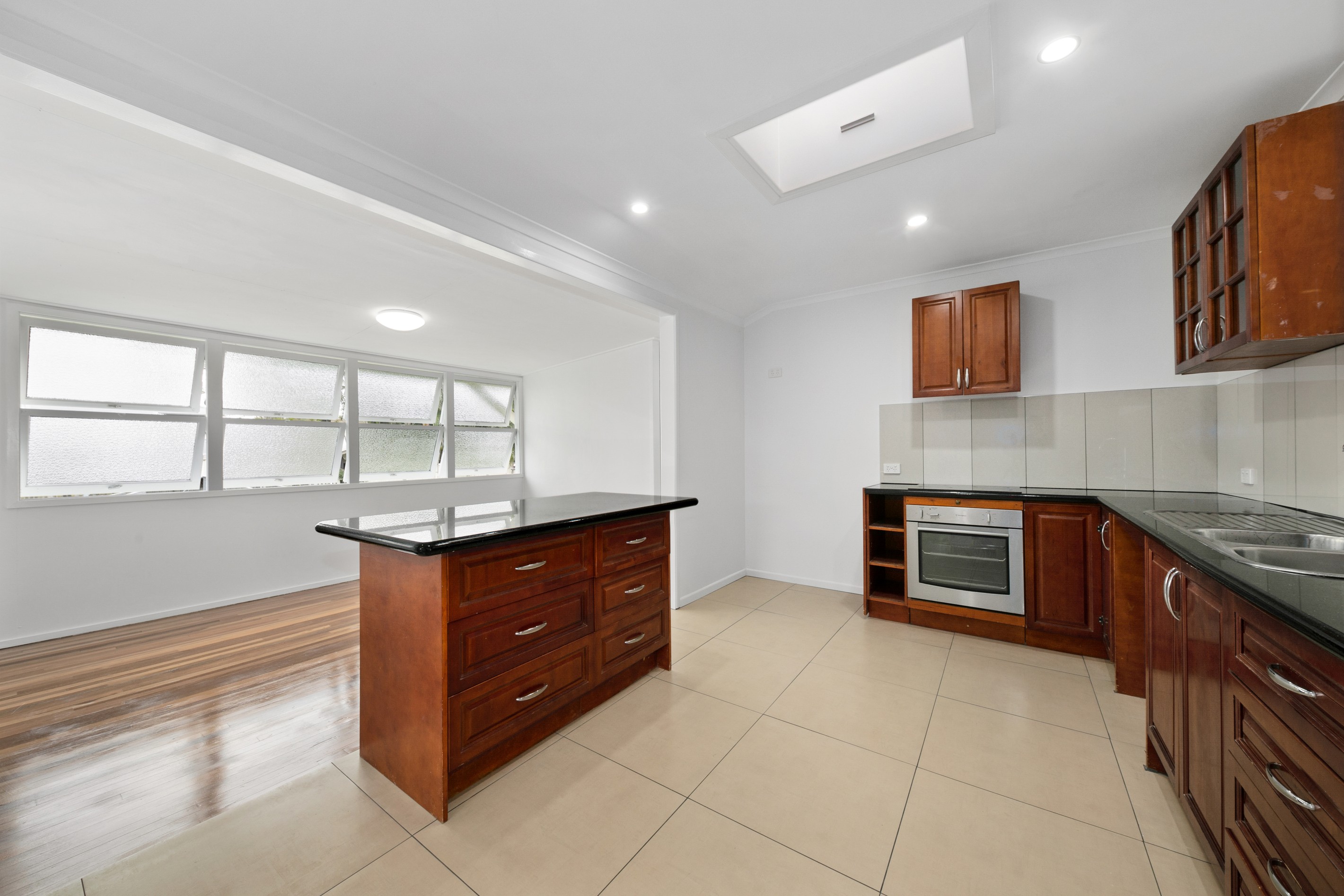 10 Strong Avenue, Graceville, QLD 4075