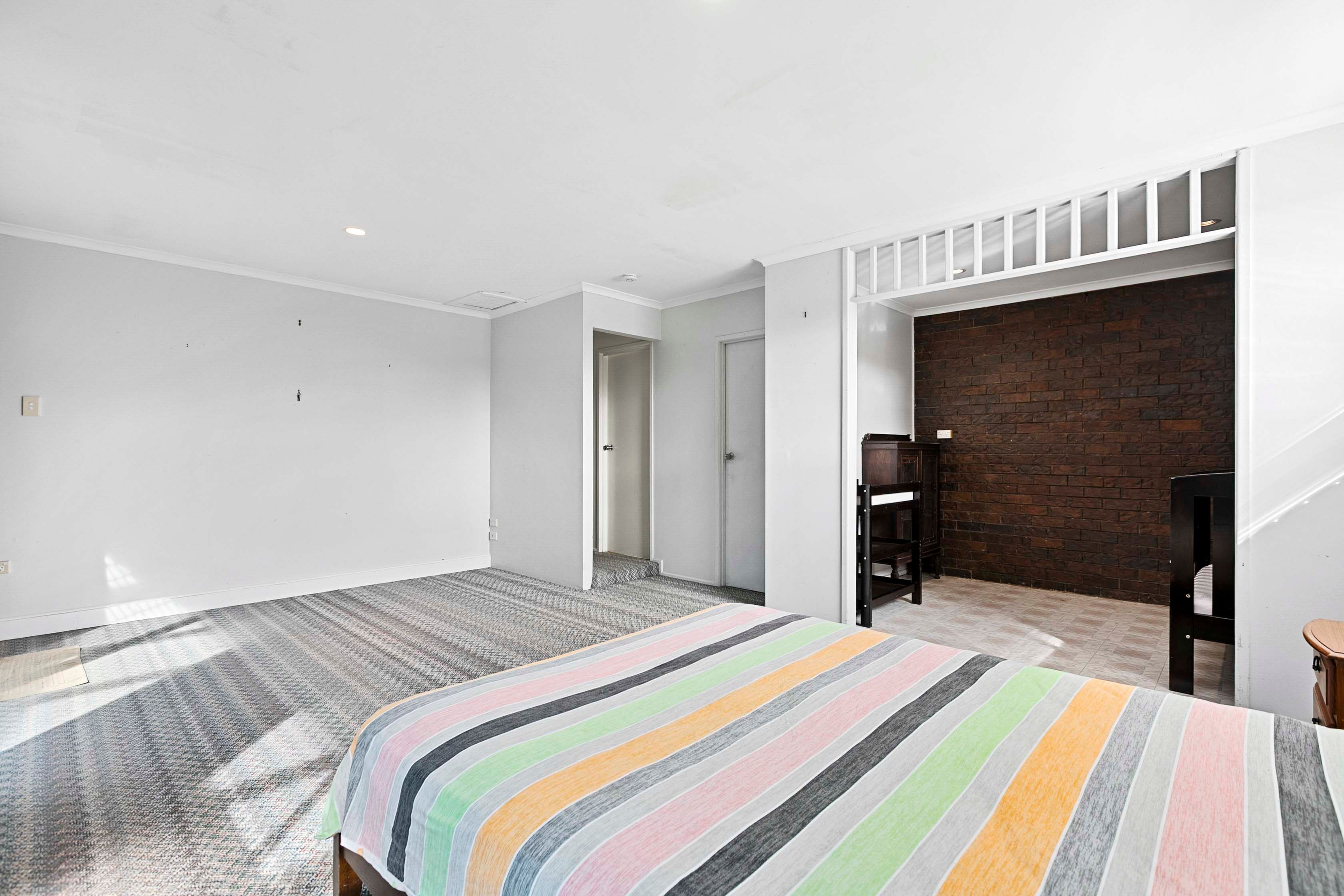 27-29 Orchid Avenue — photo 15 of 30