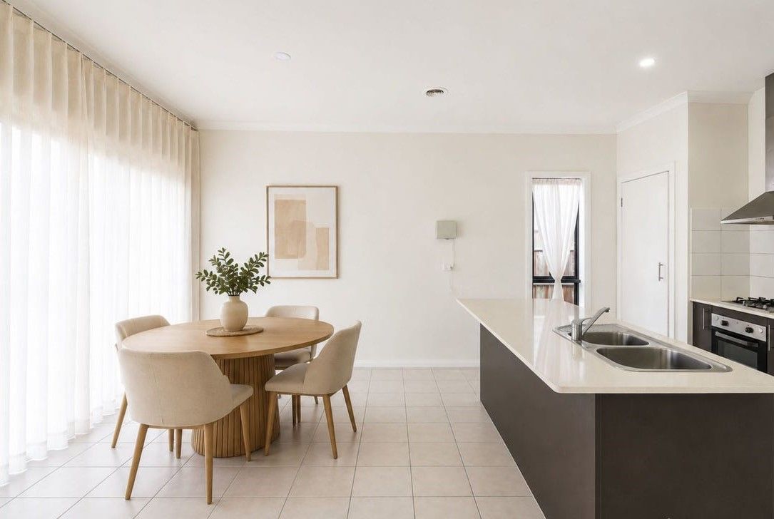 13 Holland Crescent — photo 5 of 12