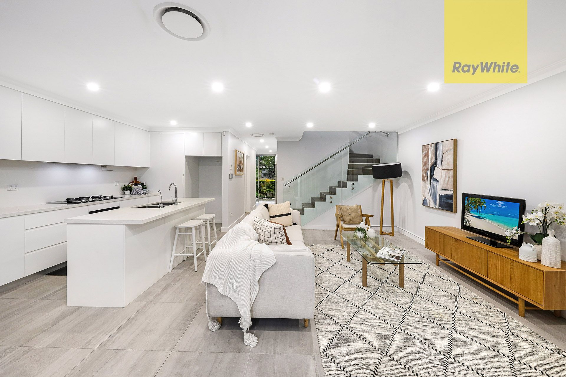 34A Uranus Road — photo 4 of 13