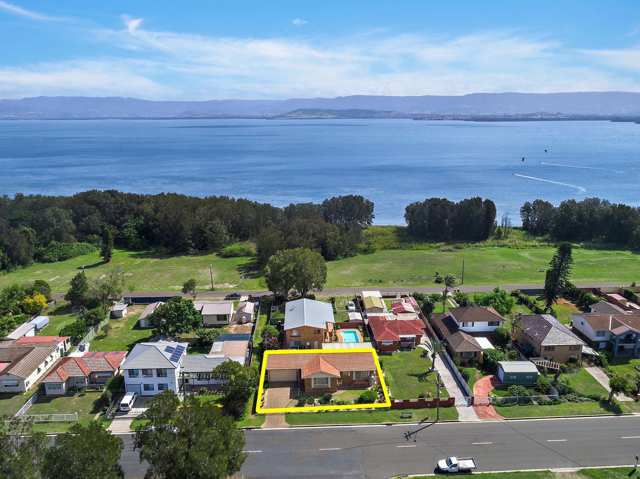 210 Lakeview Parade, Primbee, NSW 2502