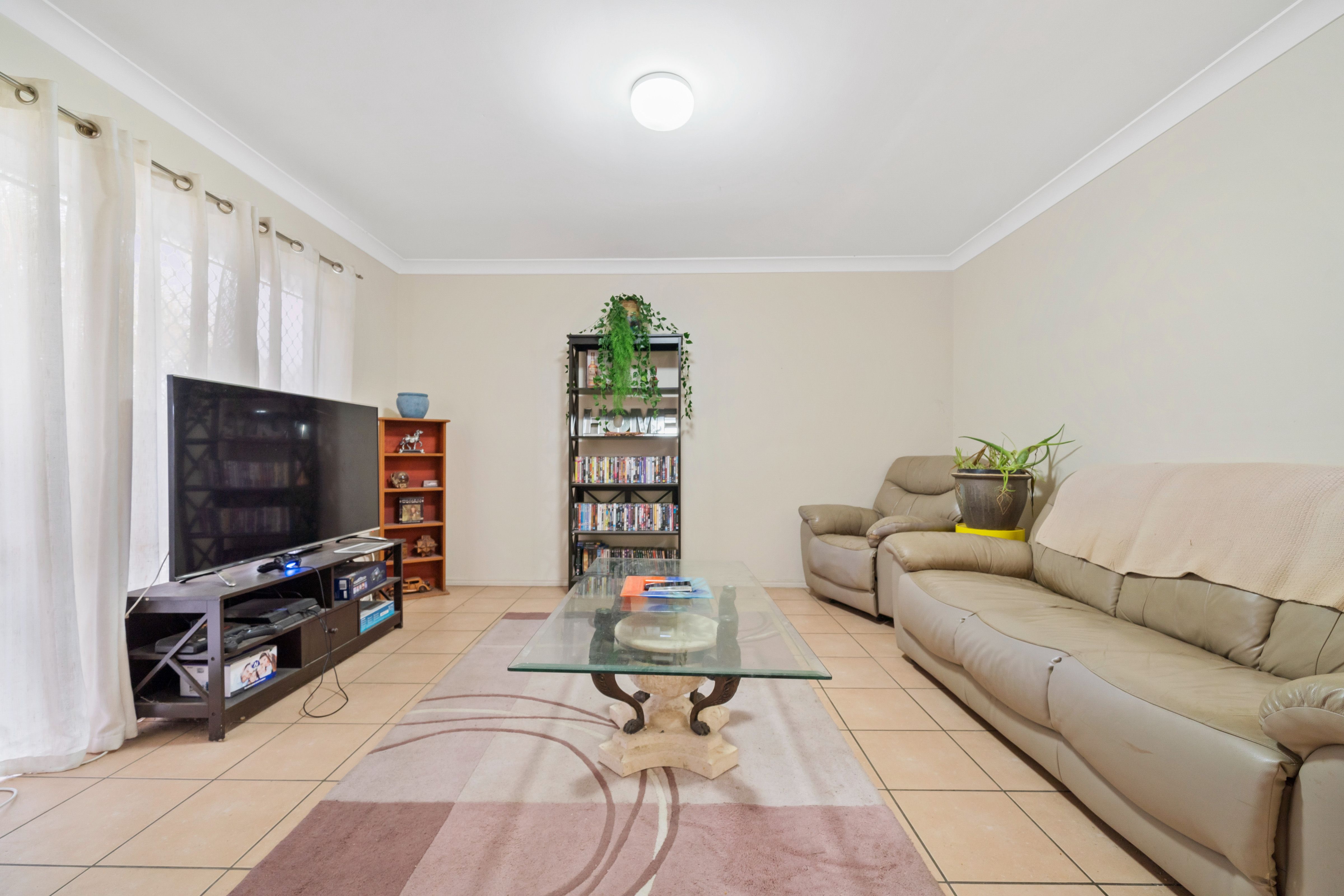 2 Kellie Court, Crestmead, QLD 4132