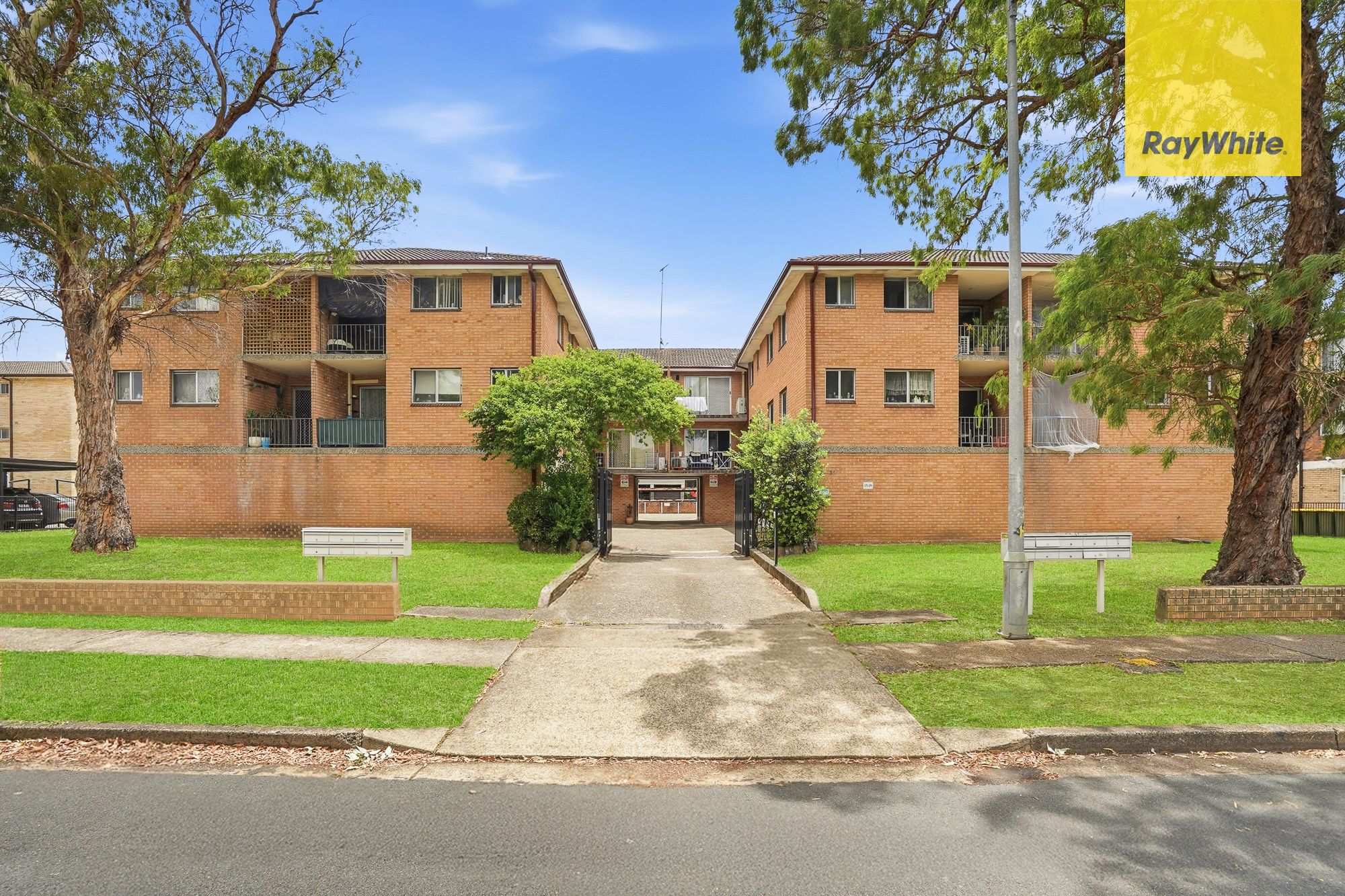 25 Cambridge Street, Merrylands NSW 2160