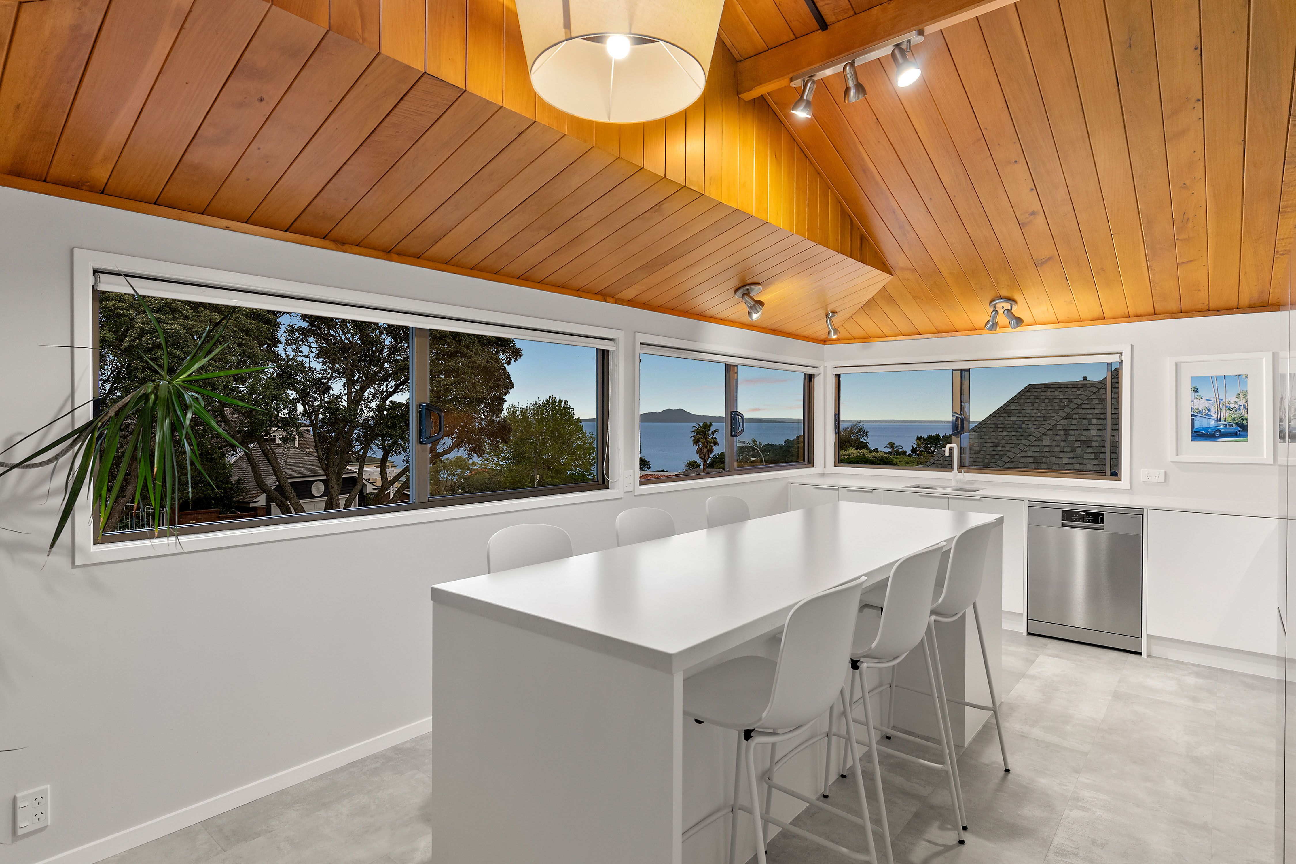 2/33 Sharon Road, Torbay, North Shore City