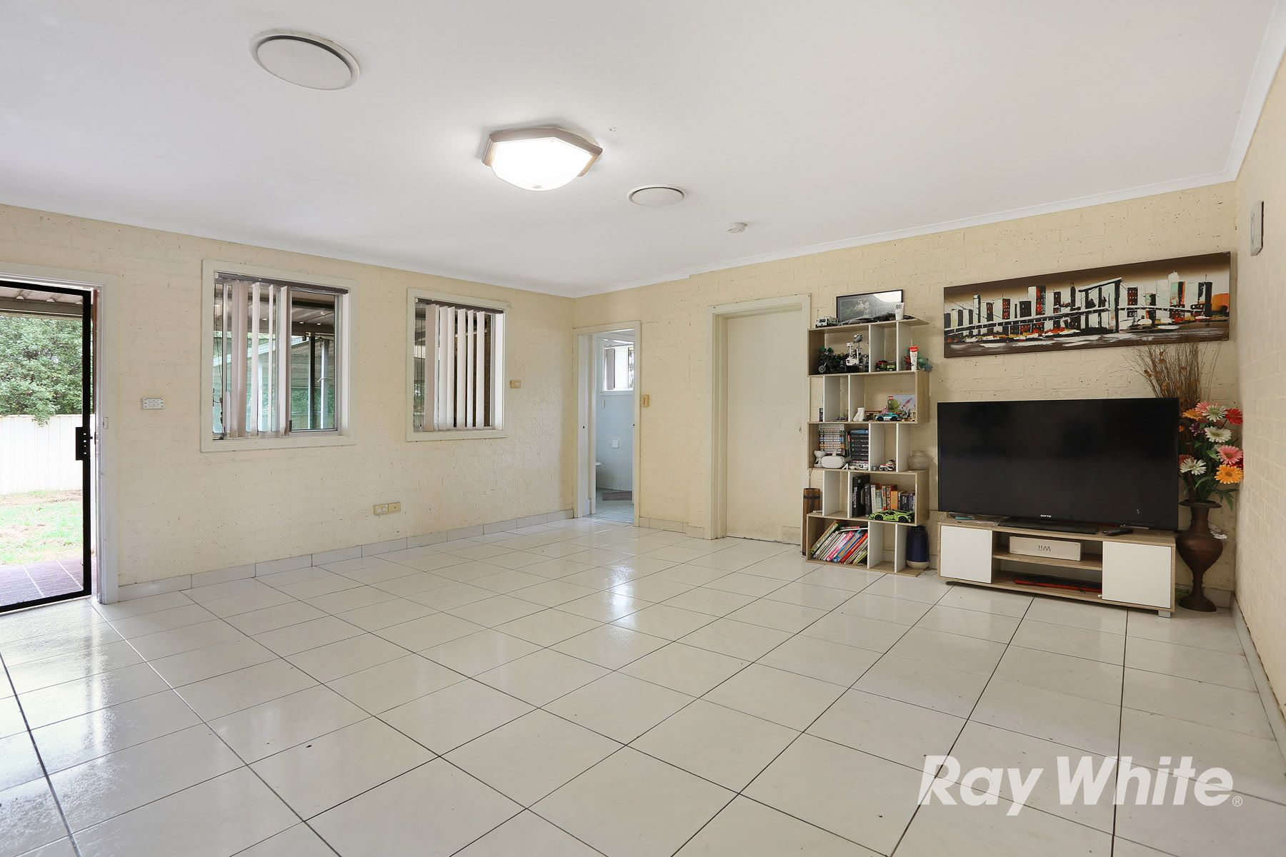 8 Ireland Street, St Clair, NSW 2759
