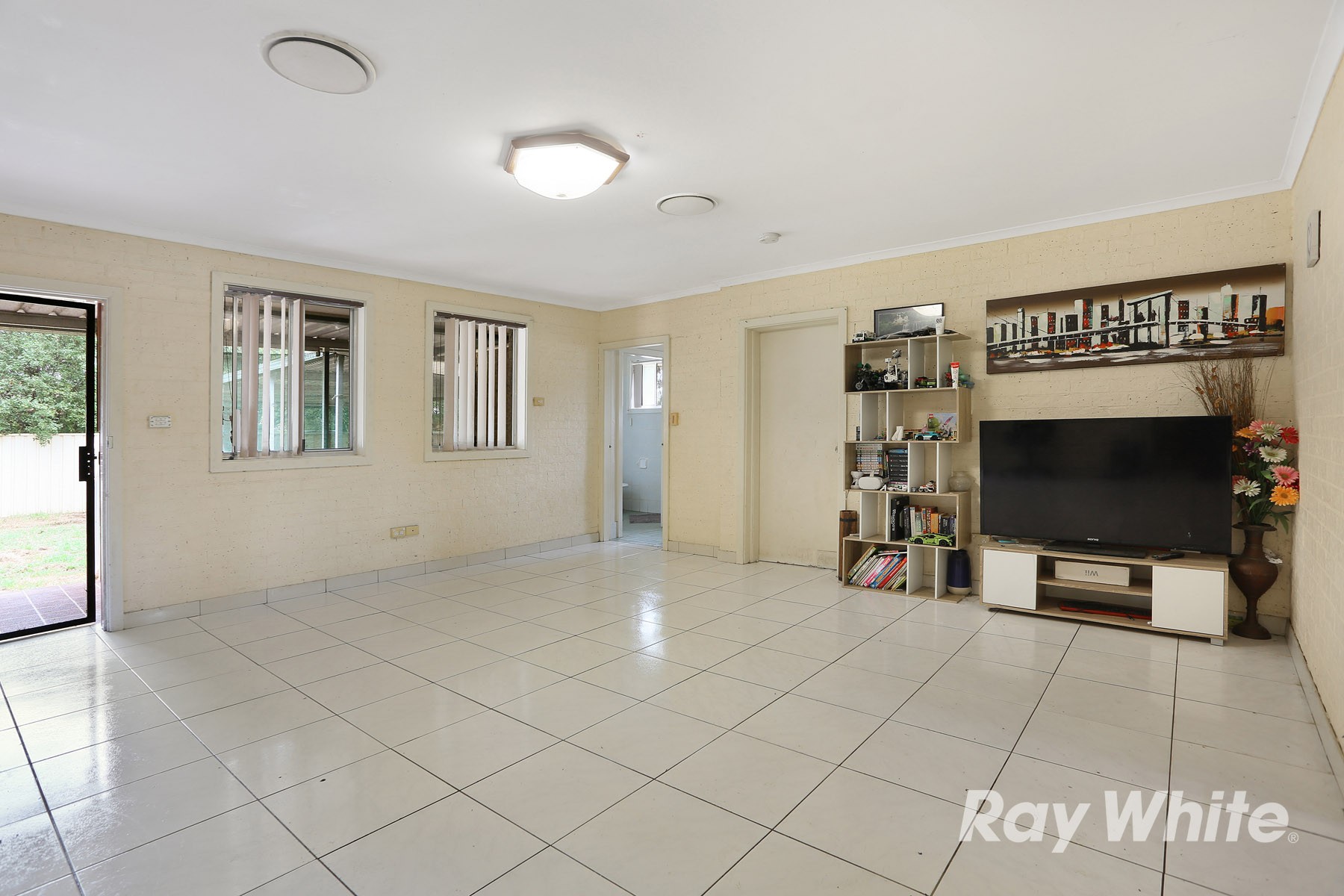 8 Ireland Street, St Clair, NSW 2759