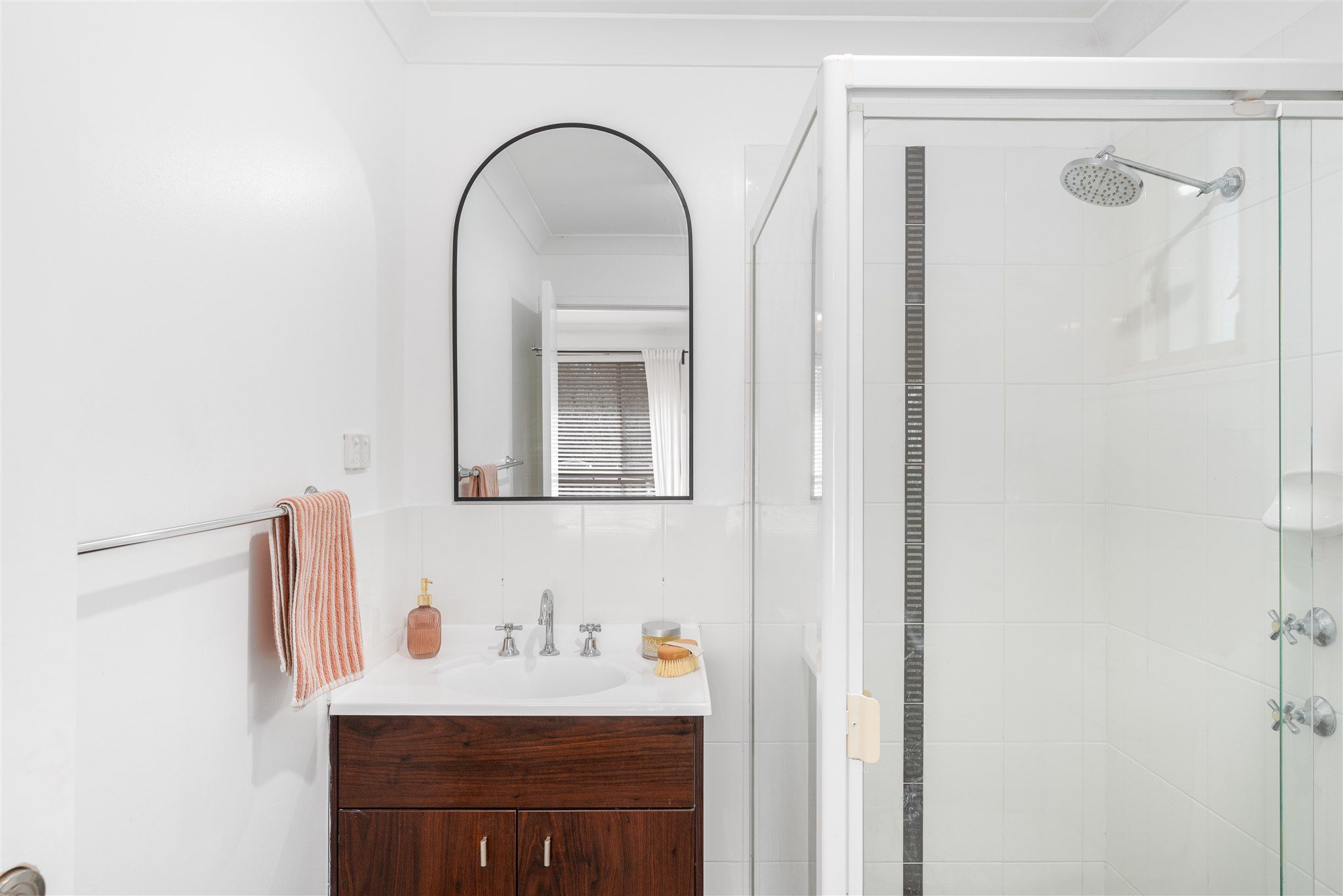 12 Fernbrook Crescent — photo 8 of 12