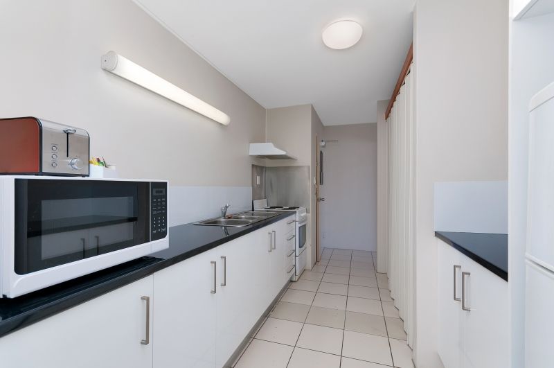 12/239 Lake Street, Cairns North, QLD 4870