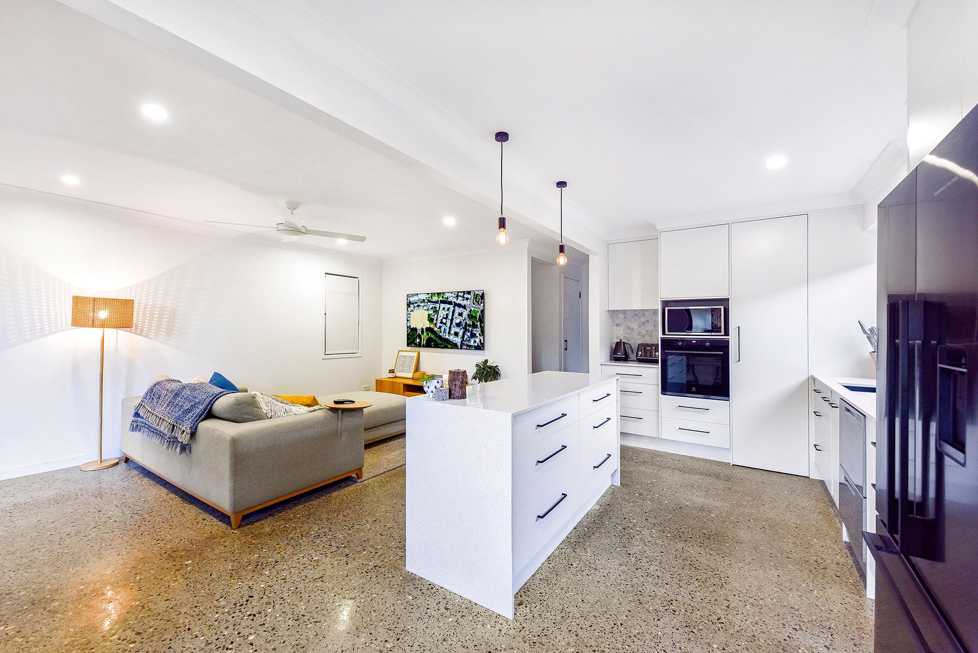 2/32 Dawn Parade, Miami, QLD 4220