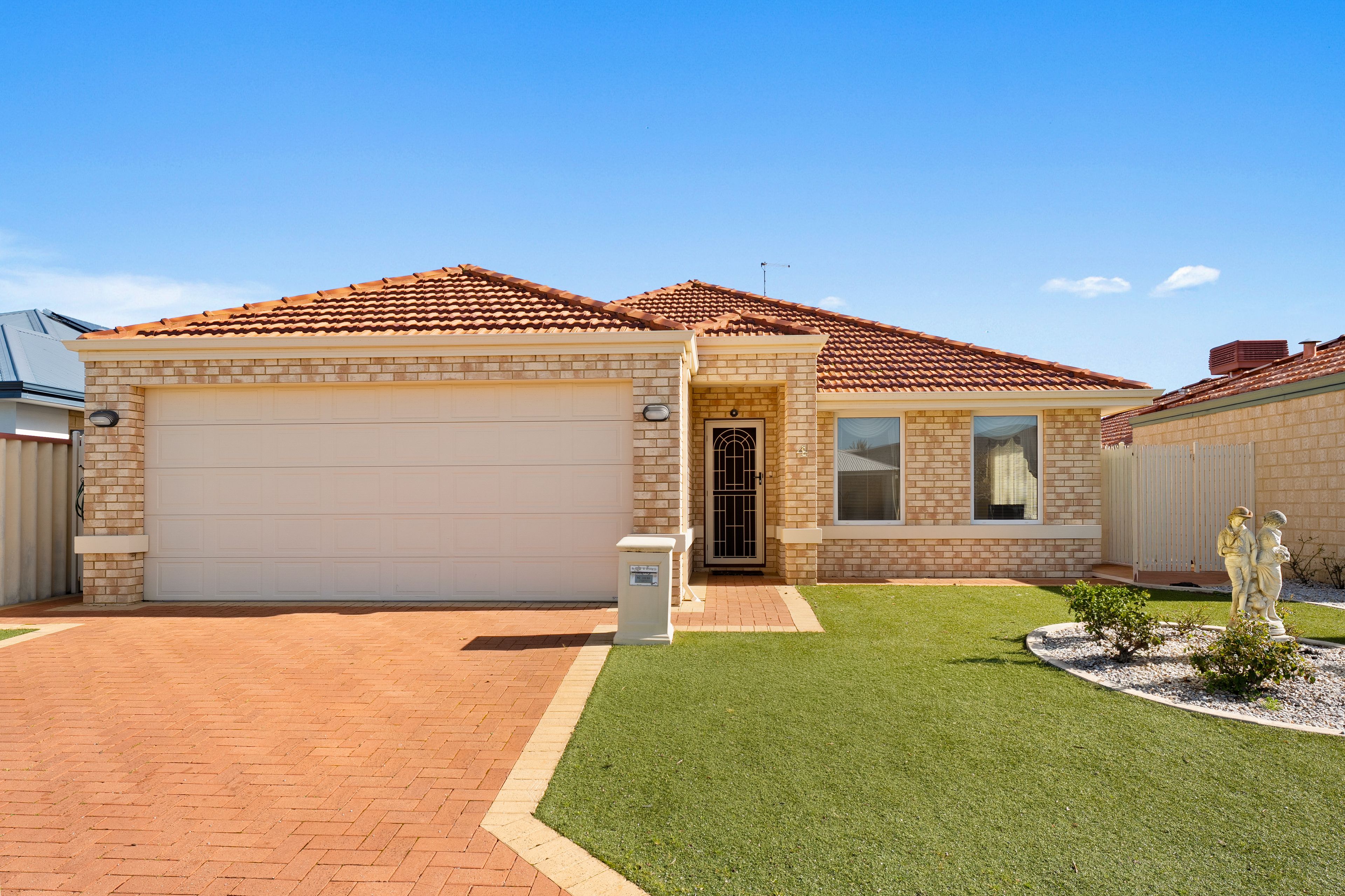 4 Ortona Crescent — photo from Ray White Rockingham Baldivis