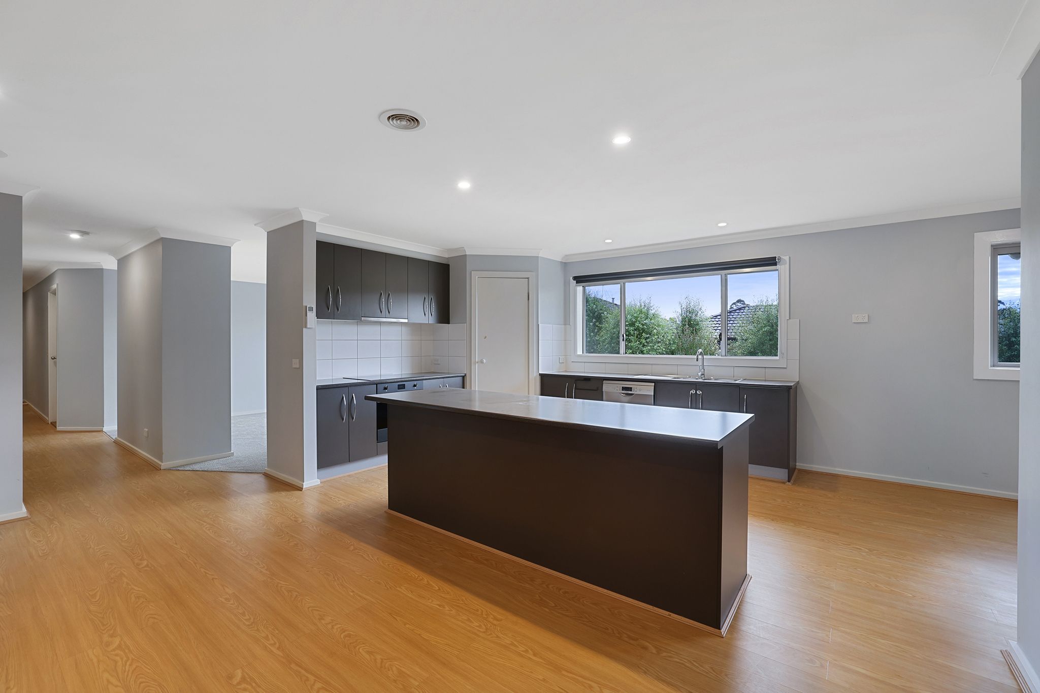 12 Vivian Court — photo 6 of 27