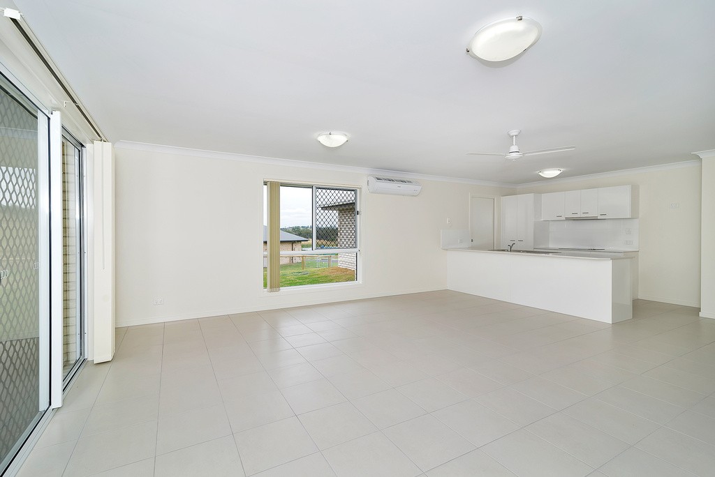 21 Rosella Gardens Drive, Meringandan West, QLD 4352