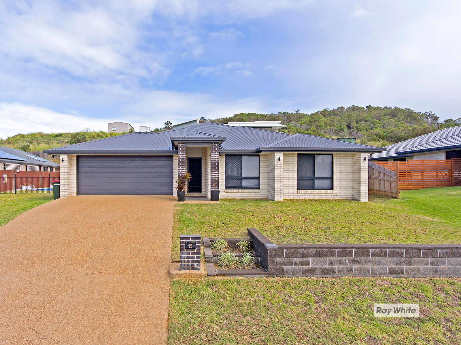15 Bells Court, Rosslyn QLD 4703