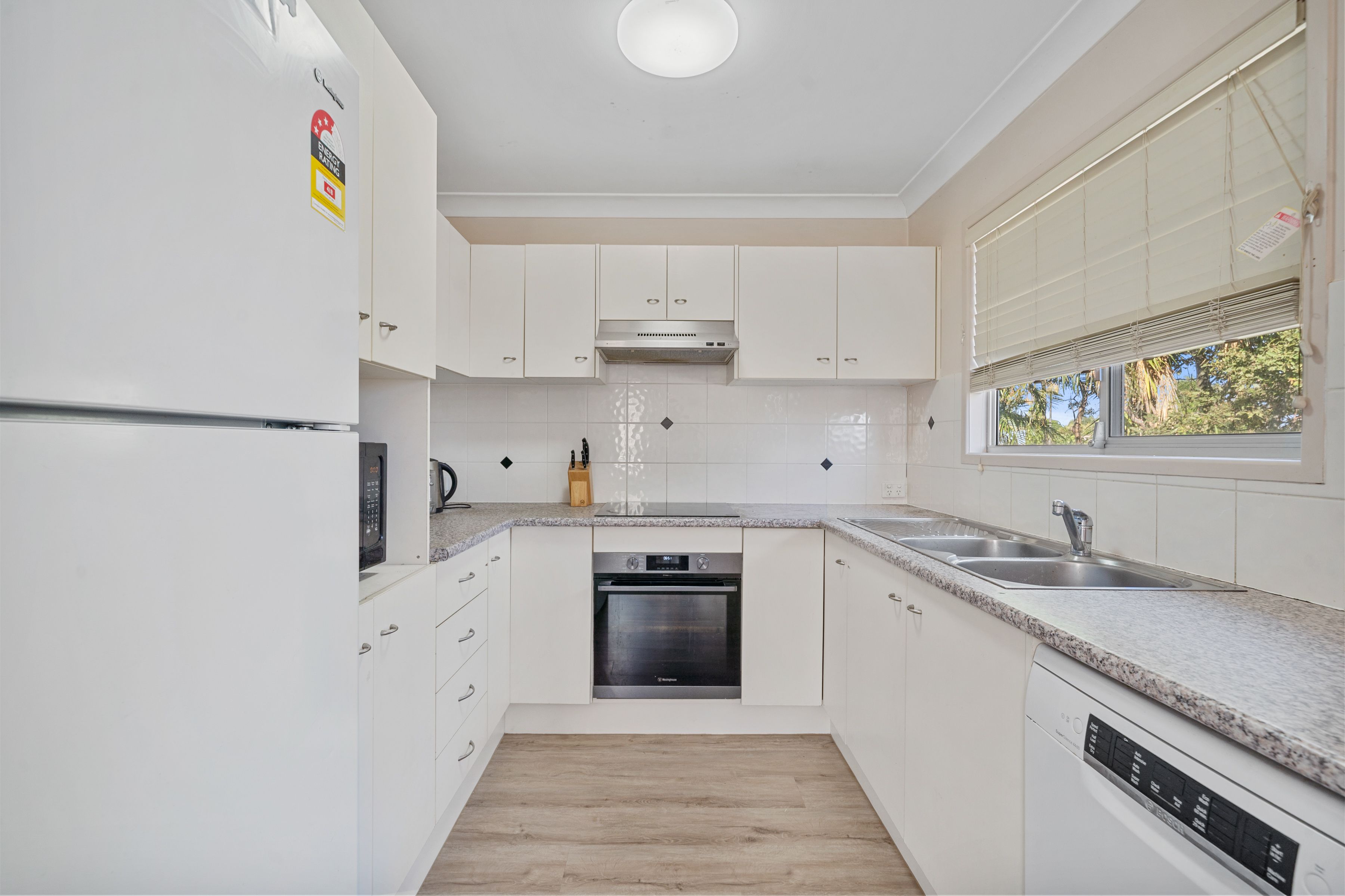 99 Begonia Street — photo 8 of 22