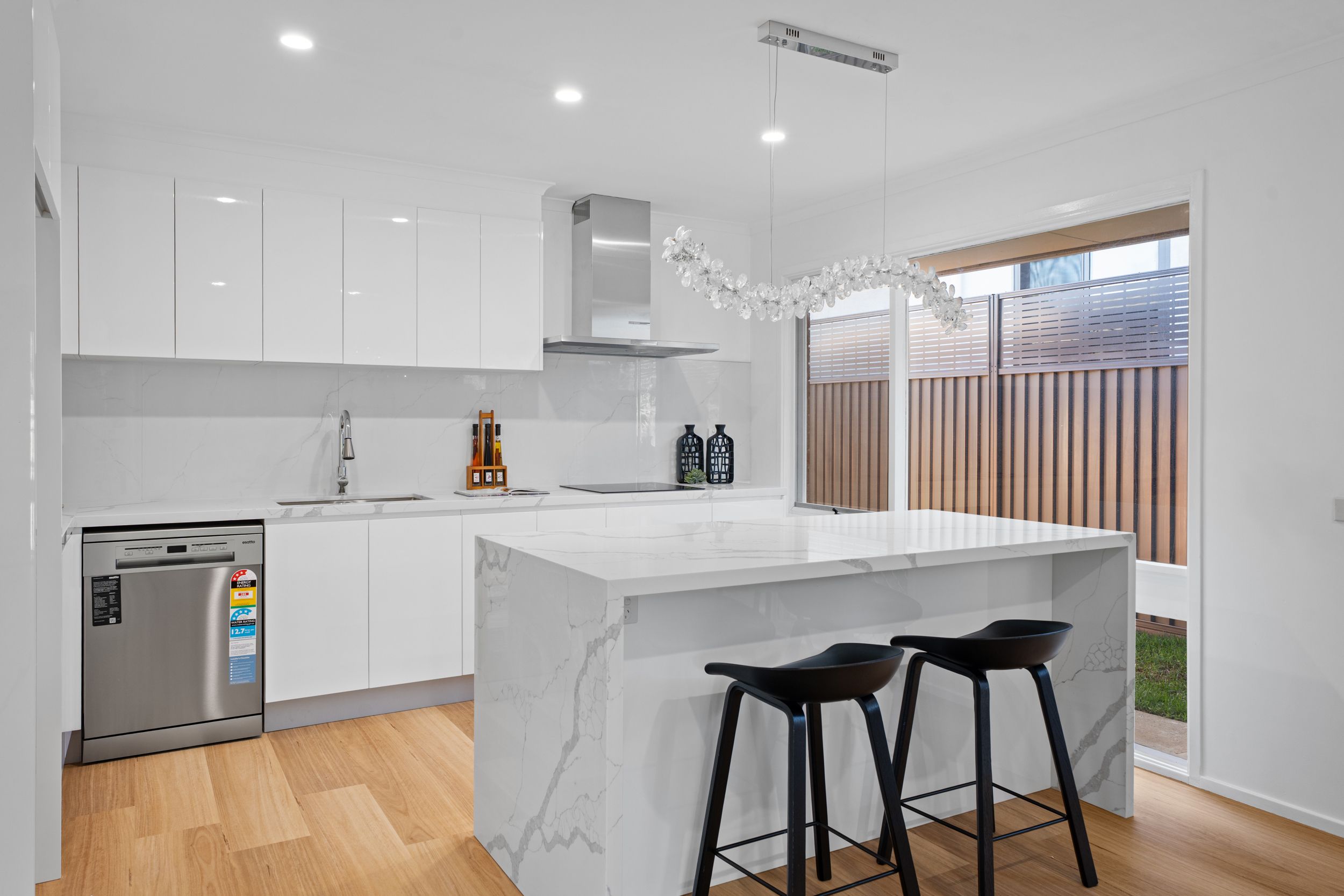 222 York Road — photo 6 of 22