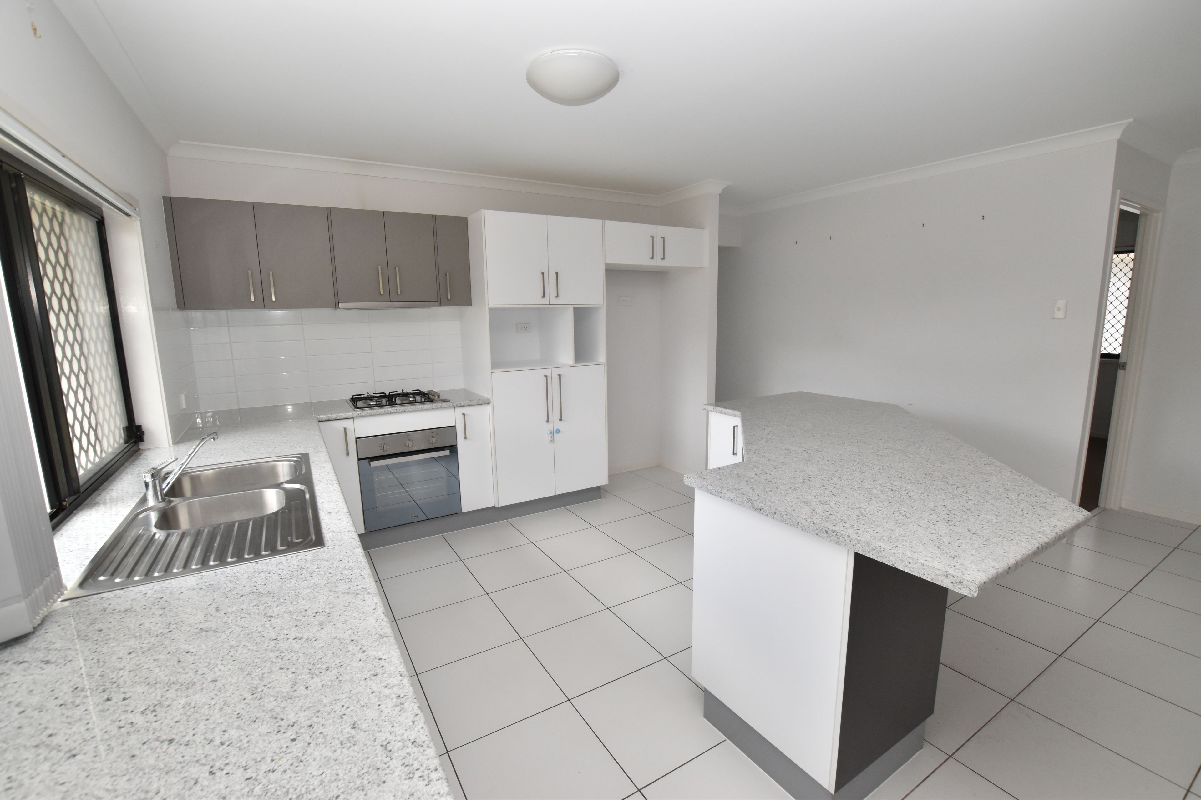 15 Bendee Street, Glen Eden, QLD 4680