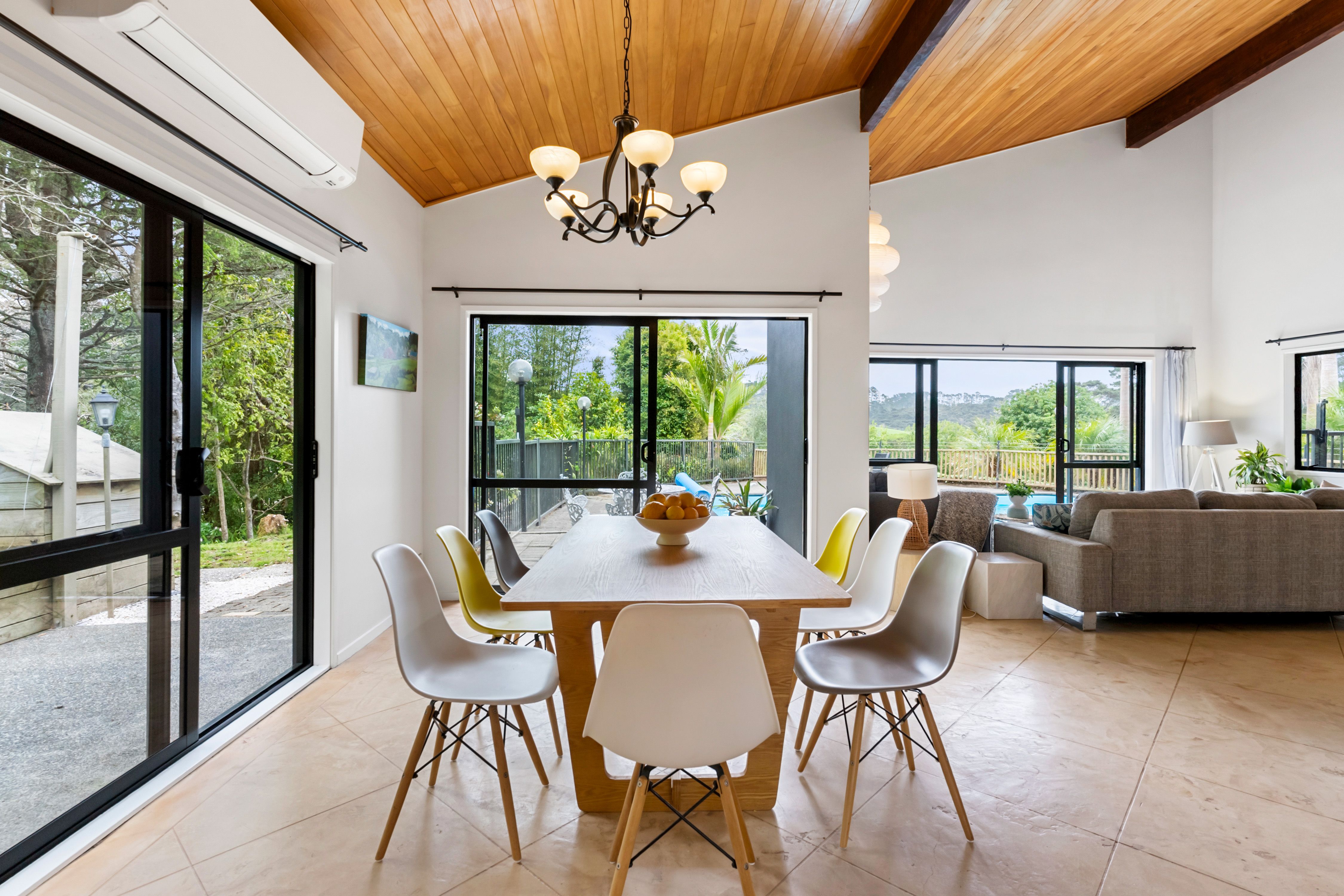 197 Forest Hill Road, Waiatarua, Waitakere City