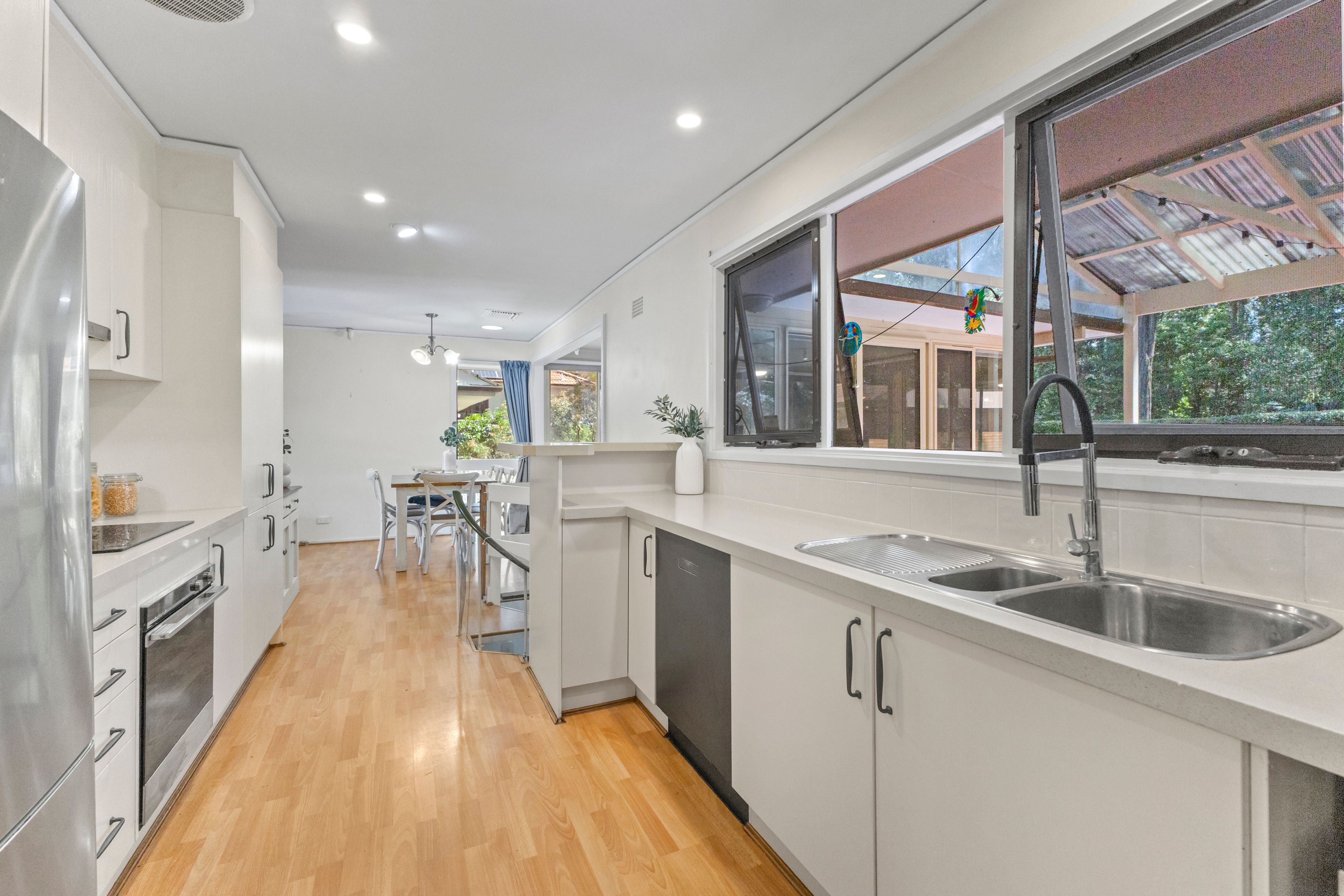 41 Kooringal Avenue — photo 4 of 11