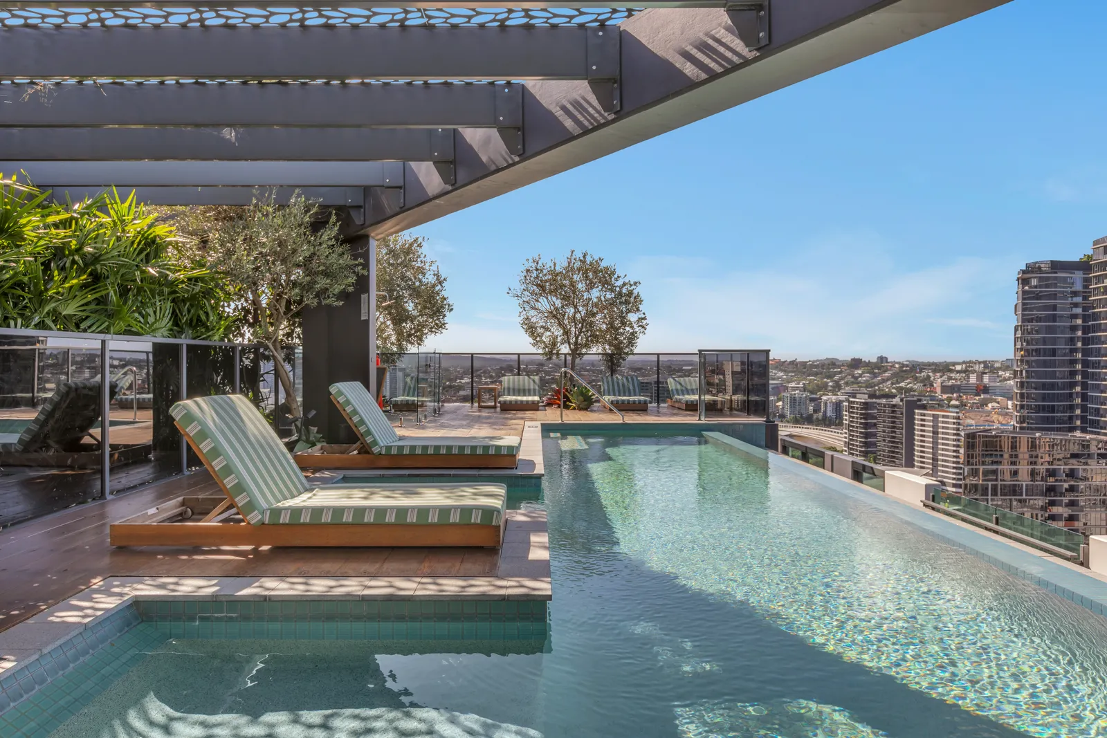 1411/4 Edmondstone Street, South Brisbane