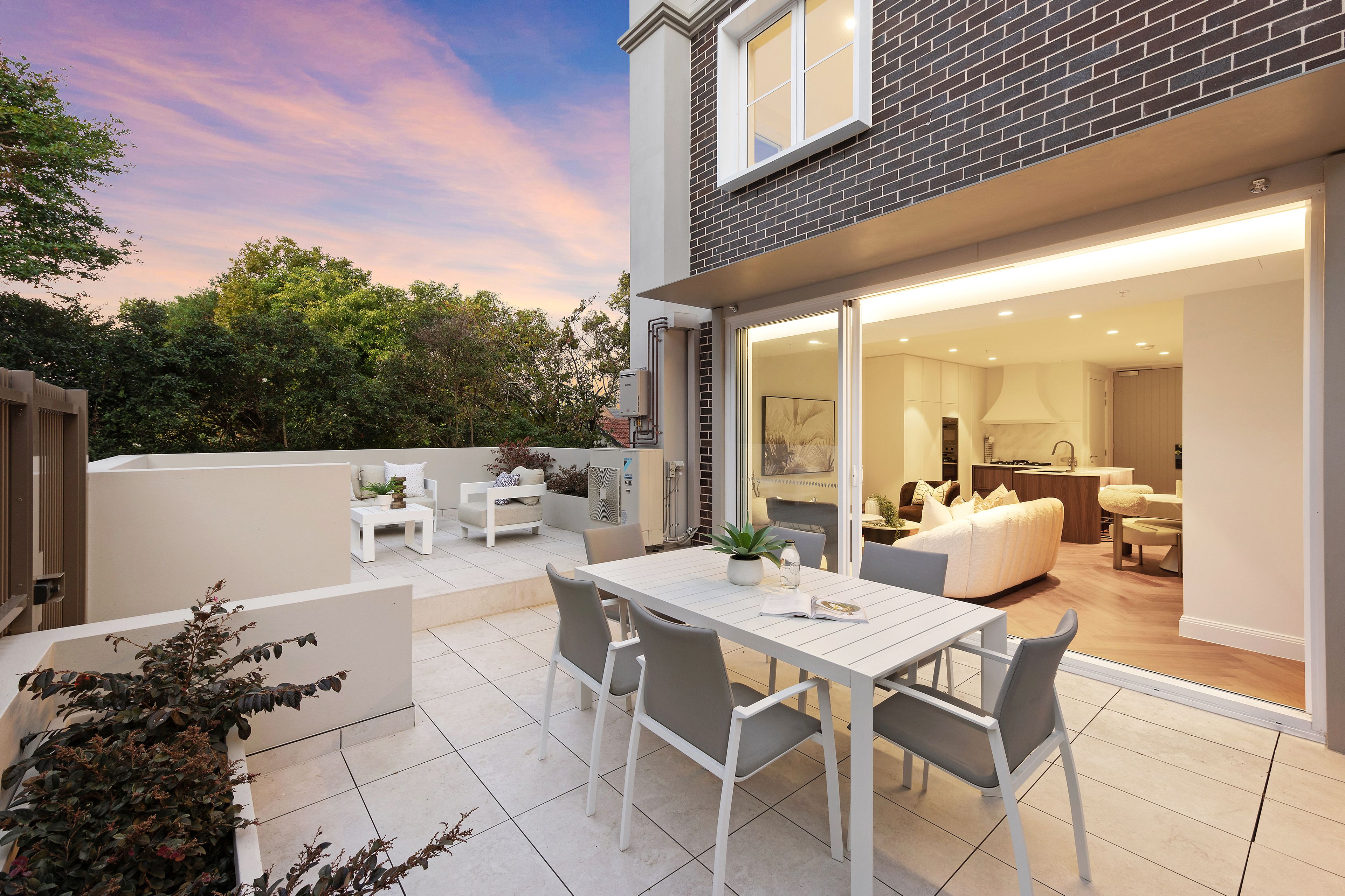 5/2 Woodville Avenue — photo from Ray White Upper North Shore