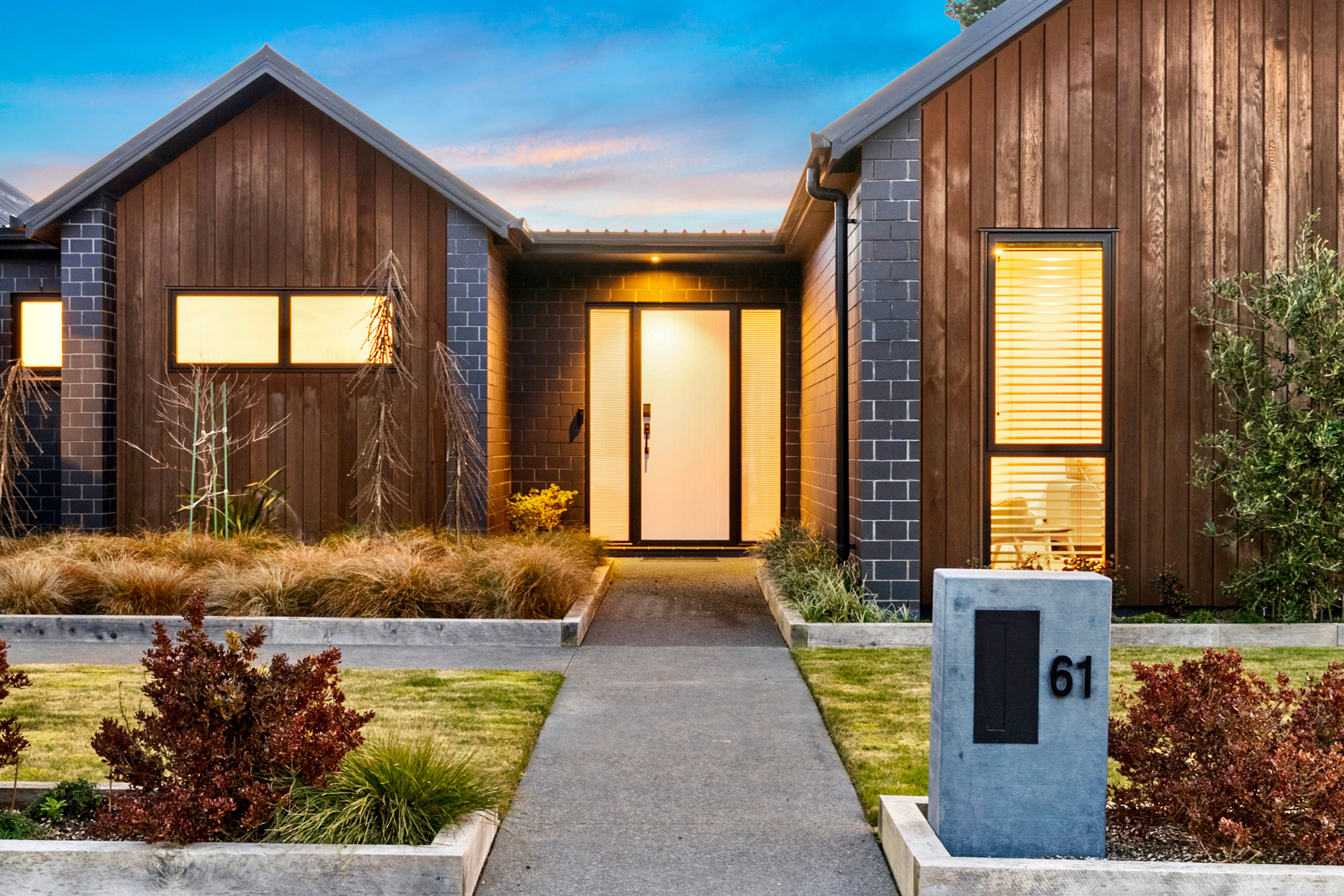 61 Queen Charlotte Drive, Aotea, Porirua City