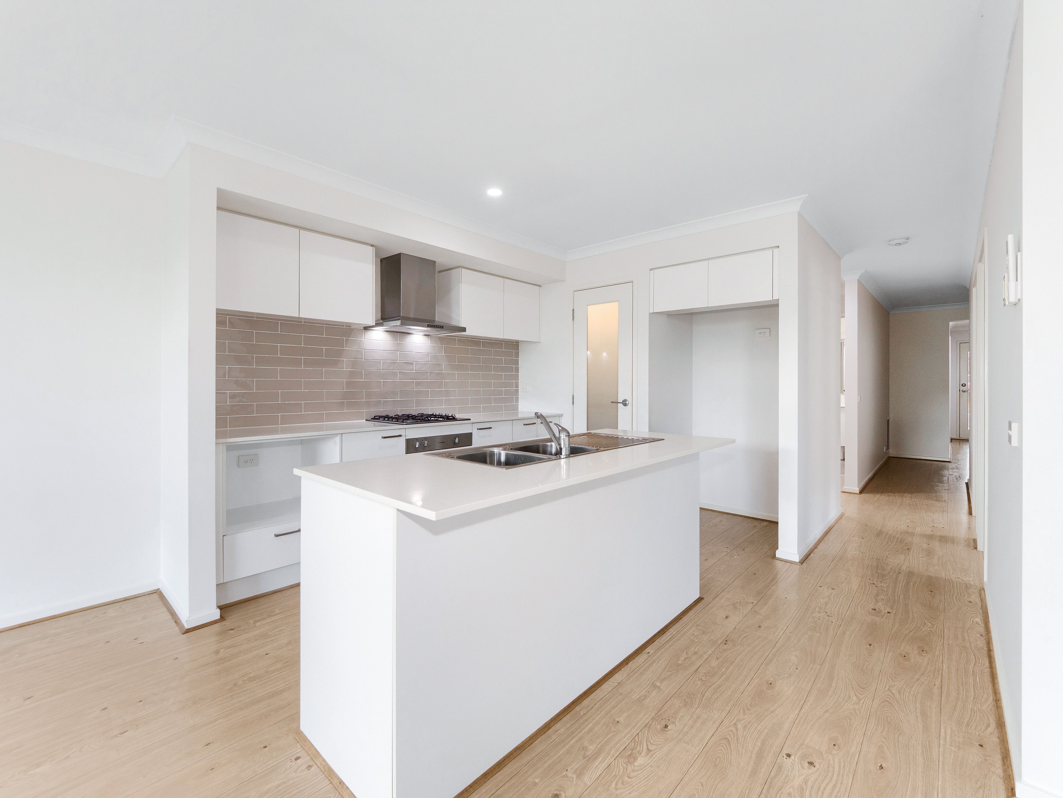 15 Myrtleford Avenue, Clyde, VIC 3978