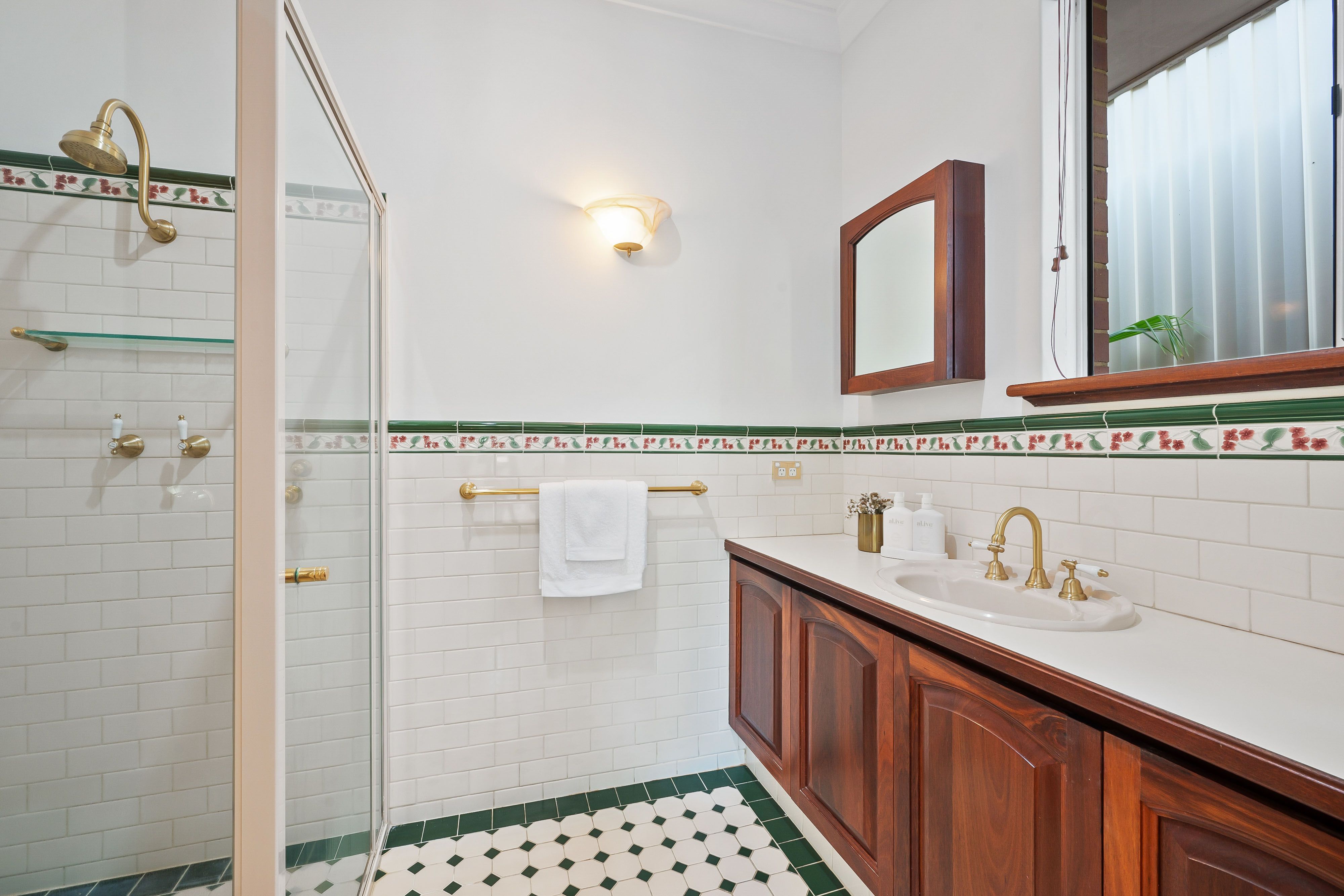 15 Barranjoey Way — photo 16 of 27