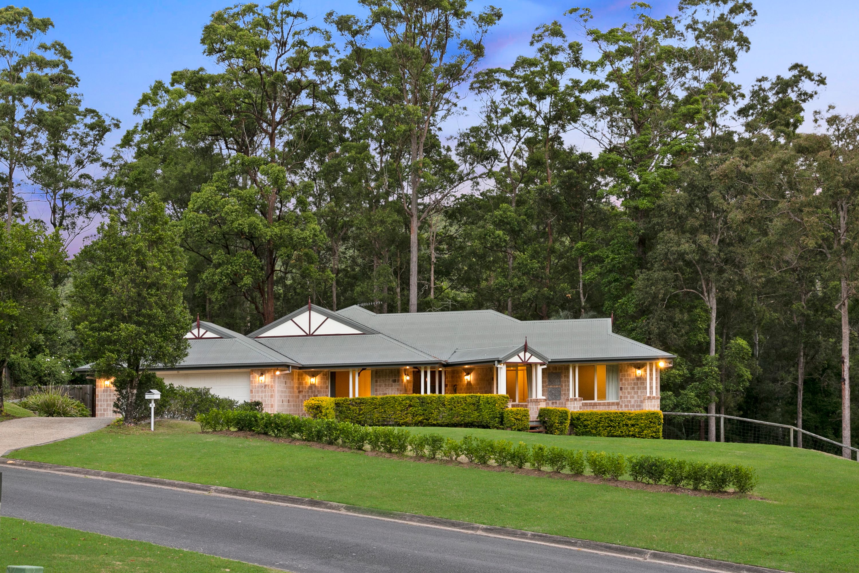 9 Lomatia Court, Bonogin, QLD 4213
