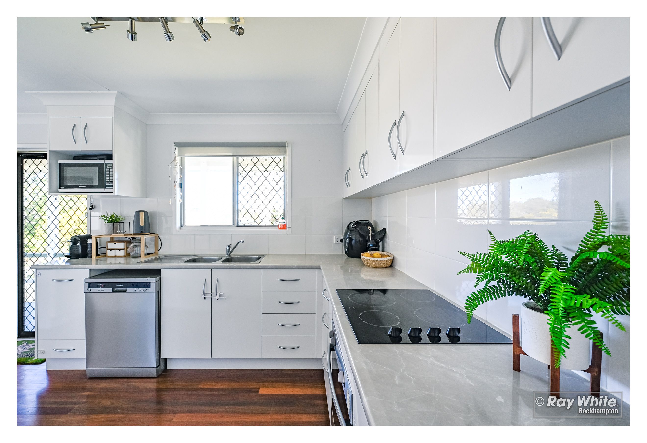 86 Menzies Street, Park Avenue, QLD 4701