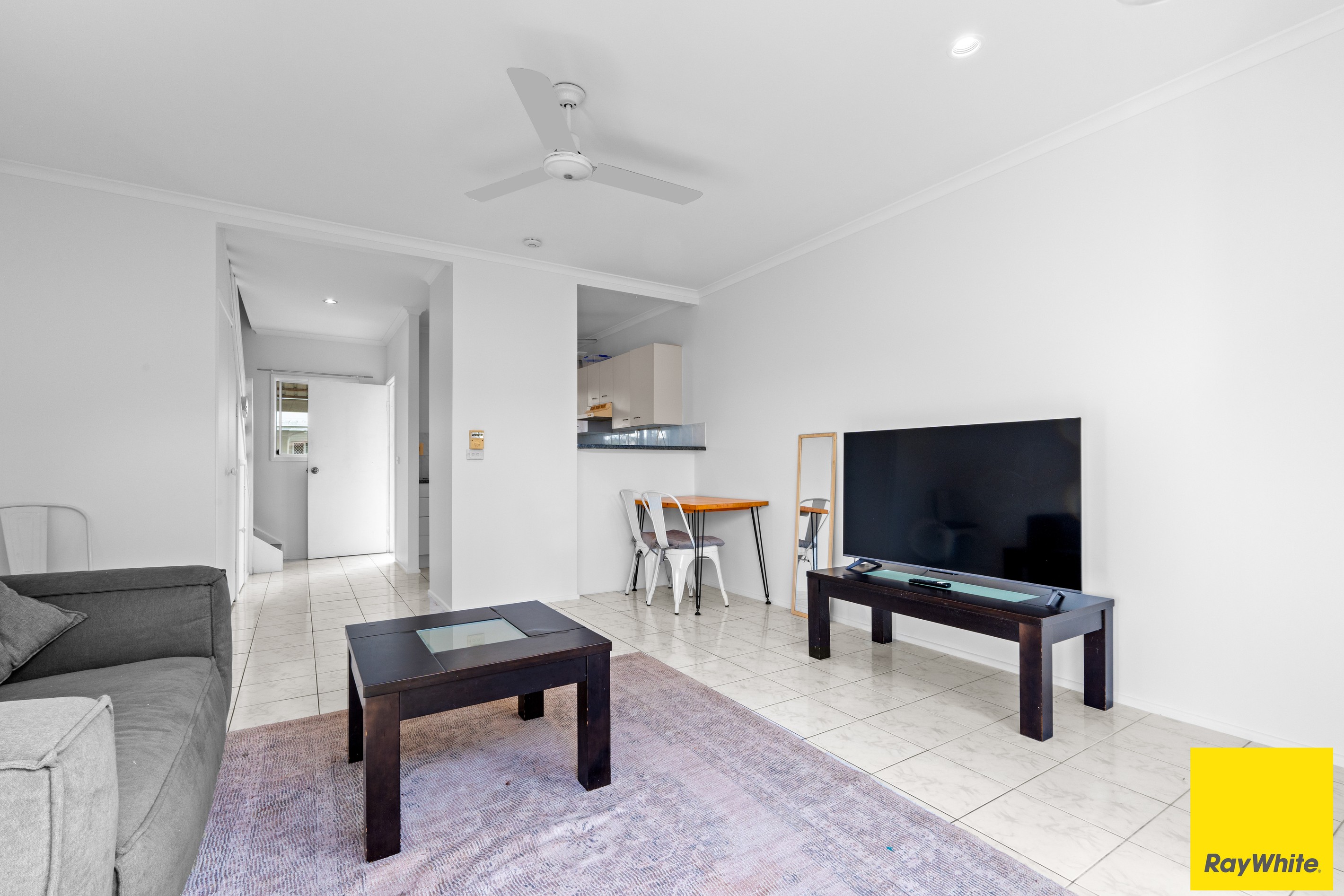 9/462-464 Mccoombe Street, Mooroobool, QLD 4870