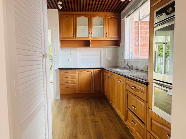 276 Te Atatu Road photo 3