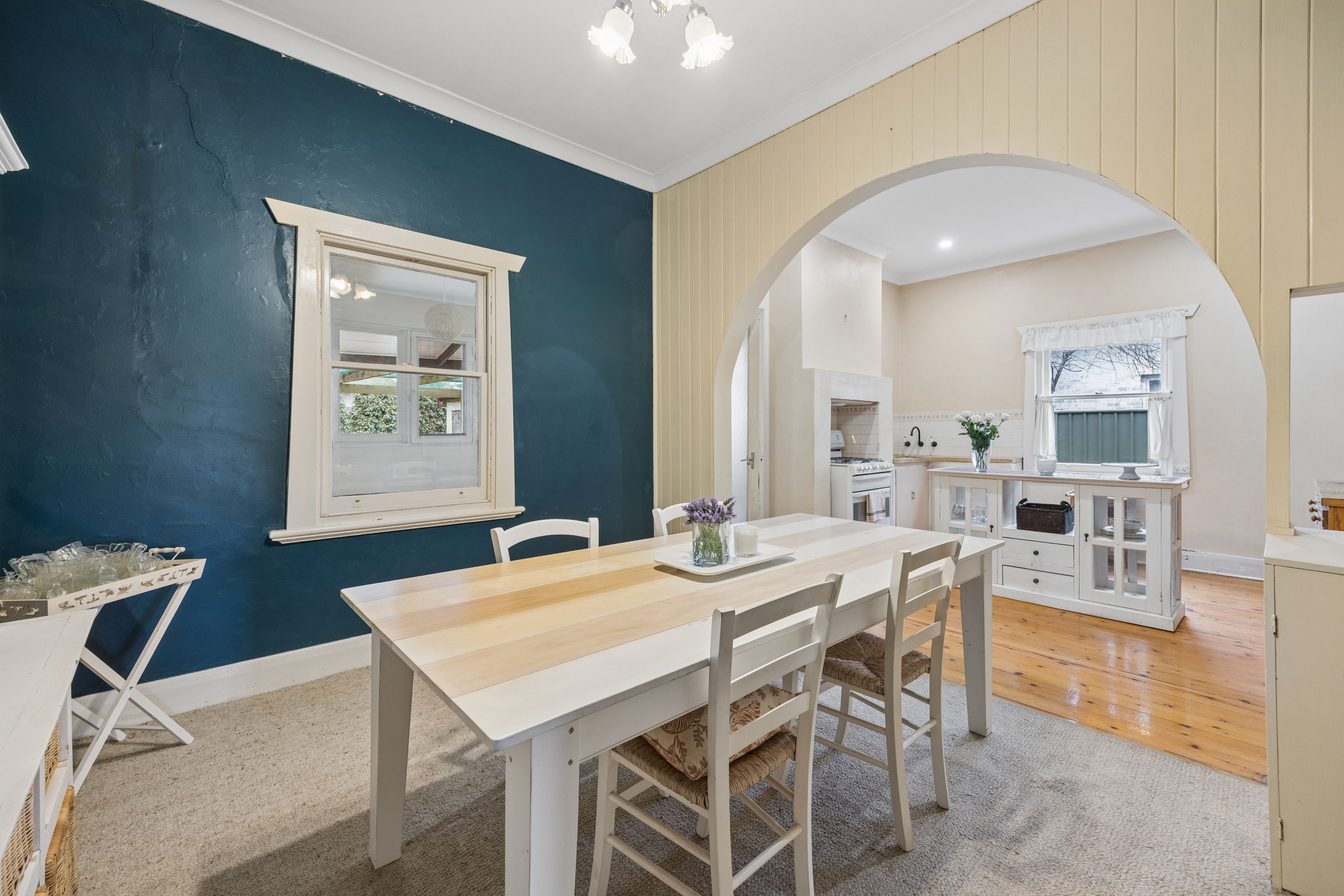 19 Leslie Street West — photo 3 of 12
