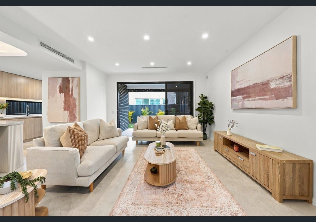 Ready to Move In Premium Double-Storey House Turn Key| Rouse Hill — photo 9 of 11