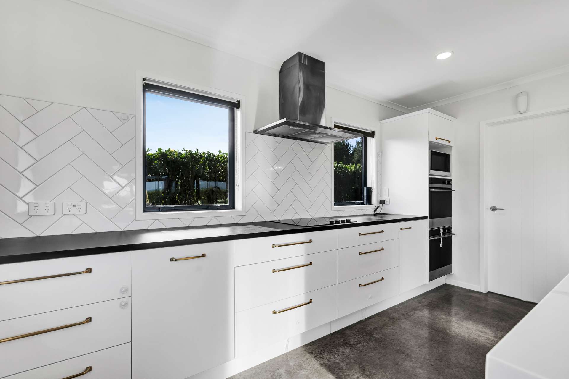 103 King Road photo 4