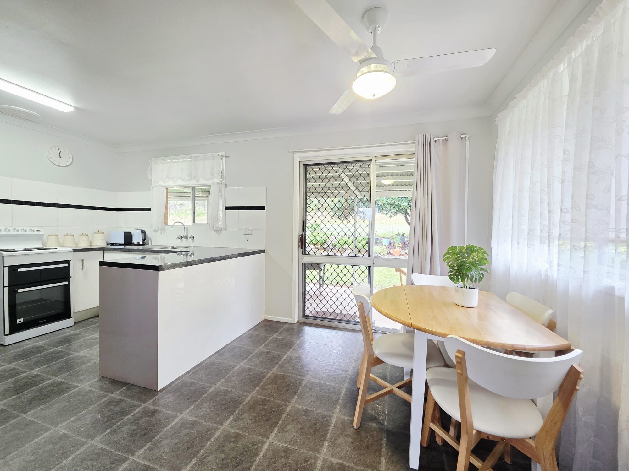 32 Railway Terrace — photo 7 of 17