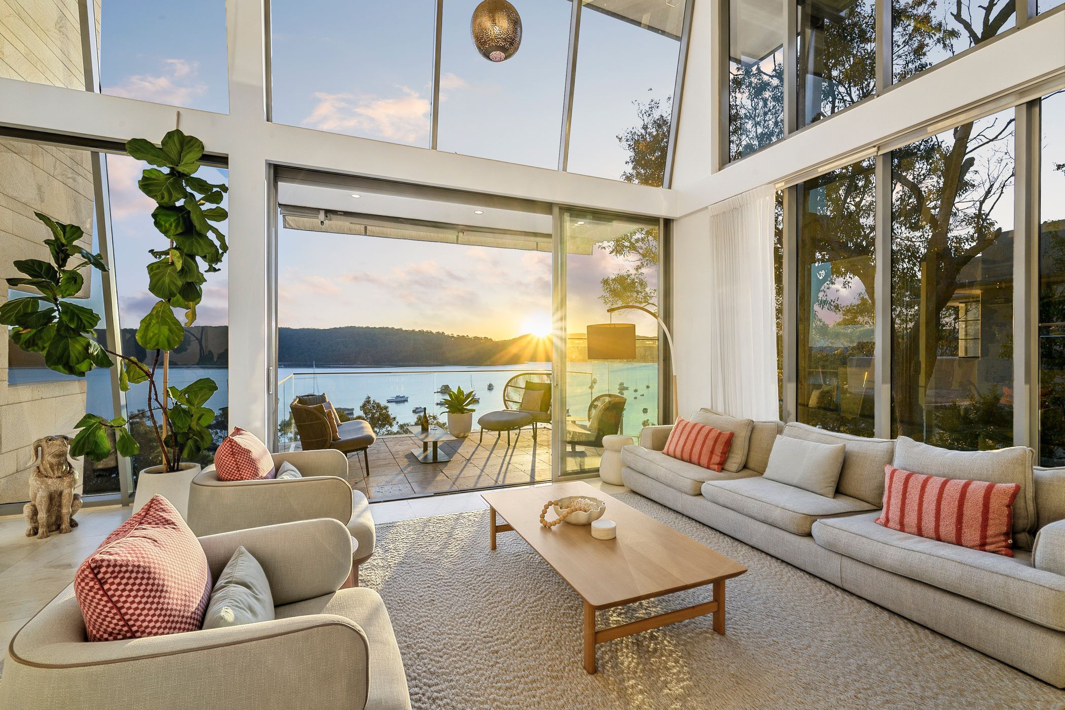 978 Barrenjoey Road — photo from Ray White Northern Beaches