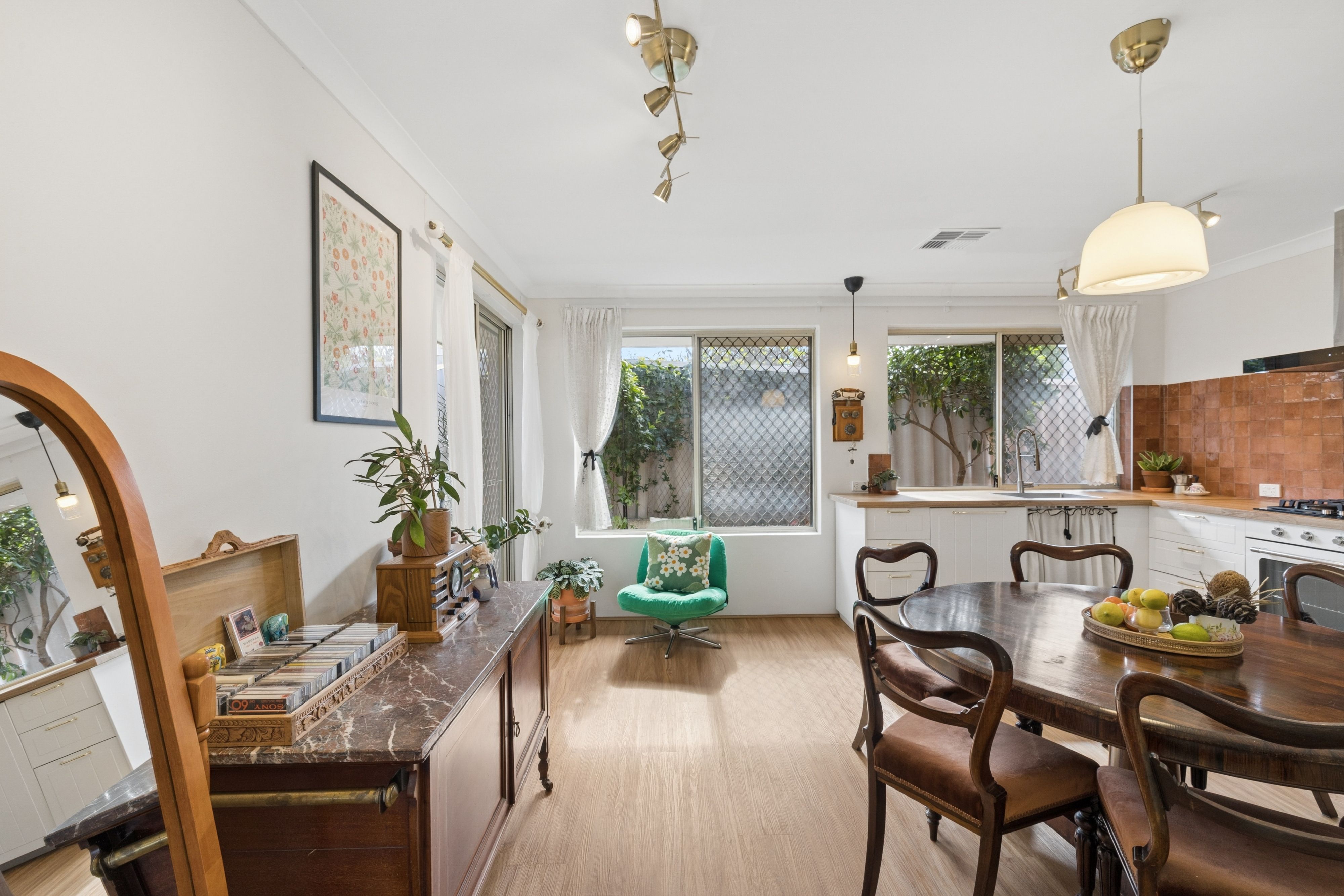 3/200-202 Shepperton Road — photo from Ray White ELG