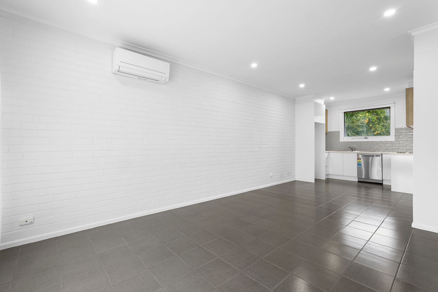 2/87 Ellendale Road — photo 3 of 5