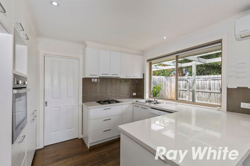 2/8 Litchfield Avenue, Ferntree Gully, VIC 3156