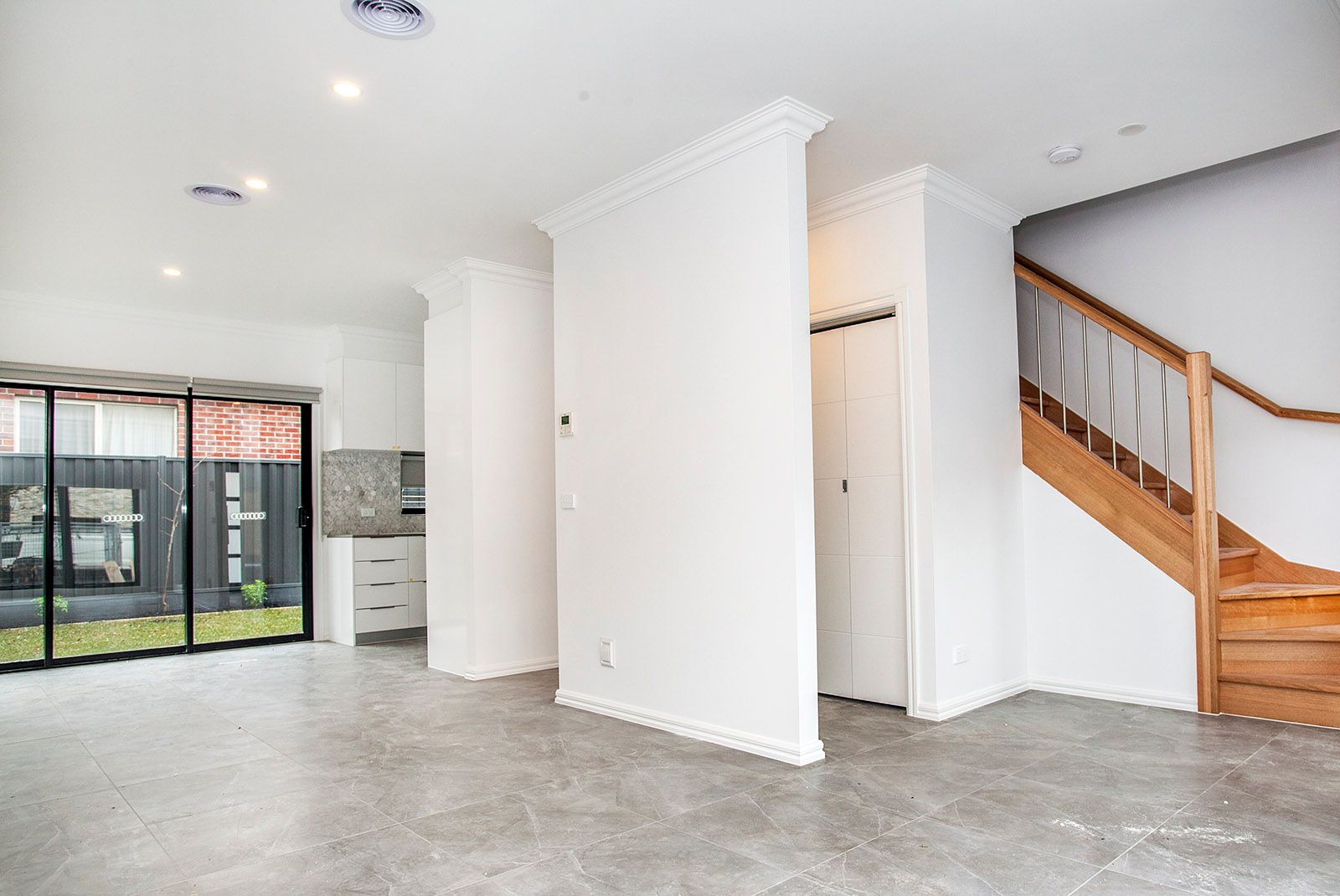 2/76 Macrina Street, Oakleigh East, VIC 3166