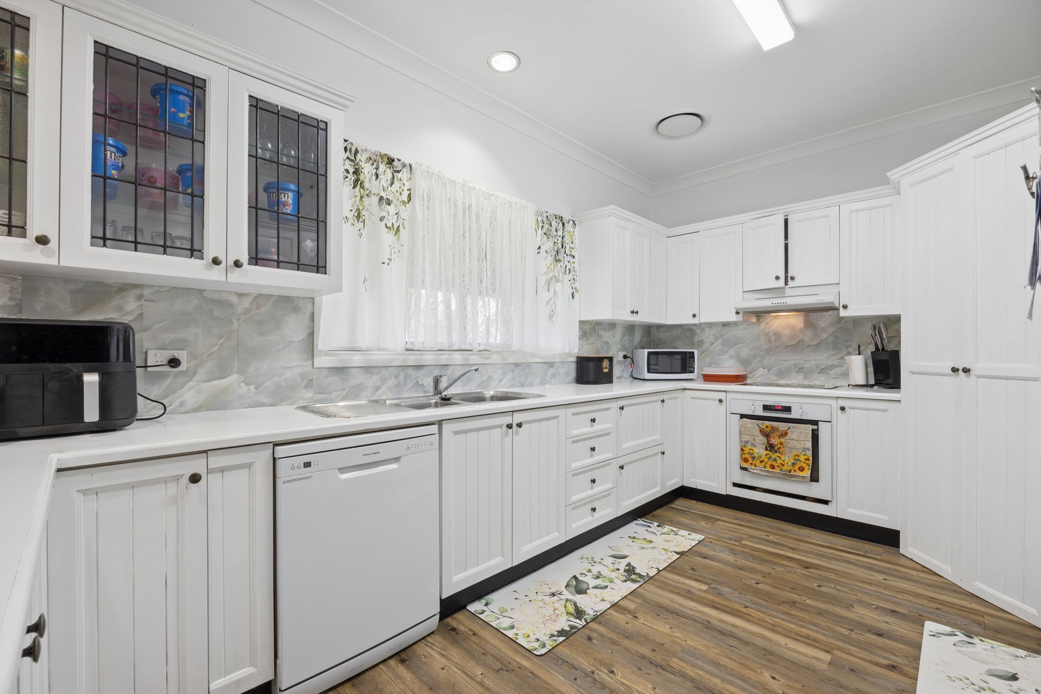70 Roberts Road — photo 5 of 27