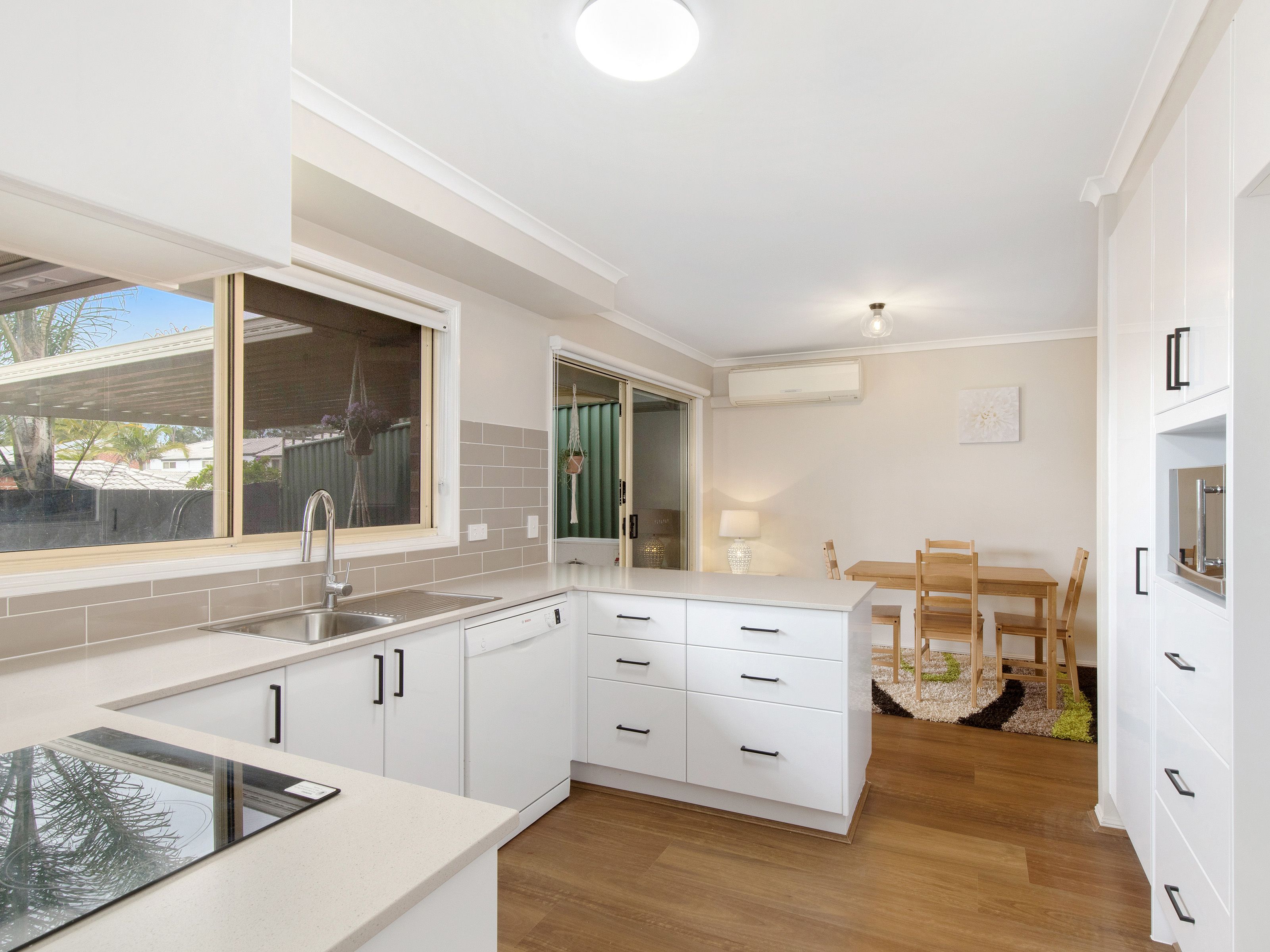2/402 Pine Ridge Road, Coombabah, QLD 4216