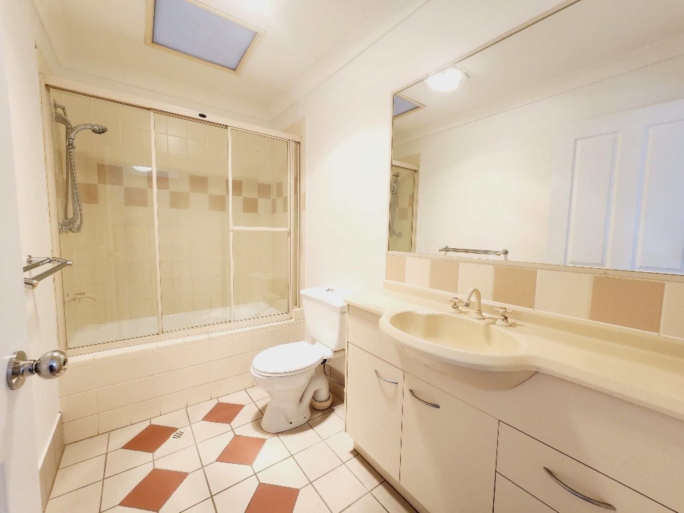 13/263 Gregory Terrace — photo 4 of 12