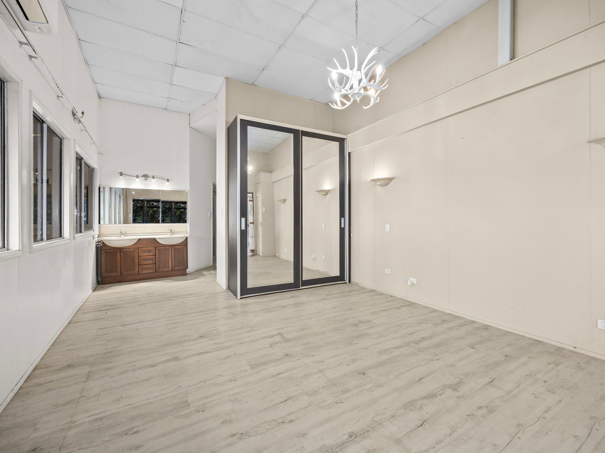 156 Cambridge Drive — photo 15 of 28